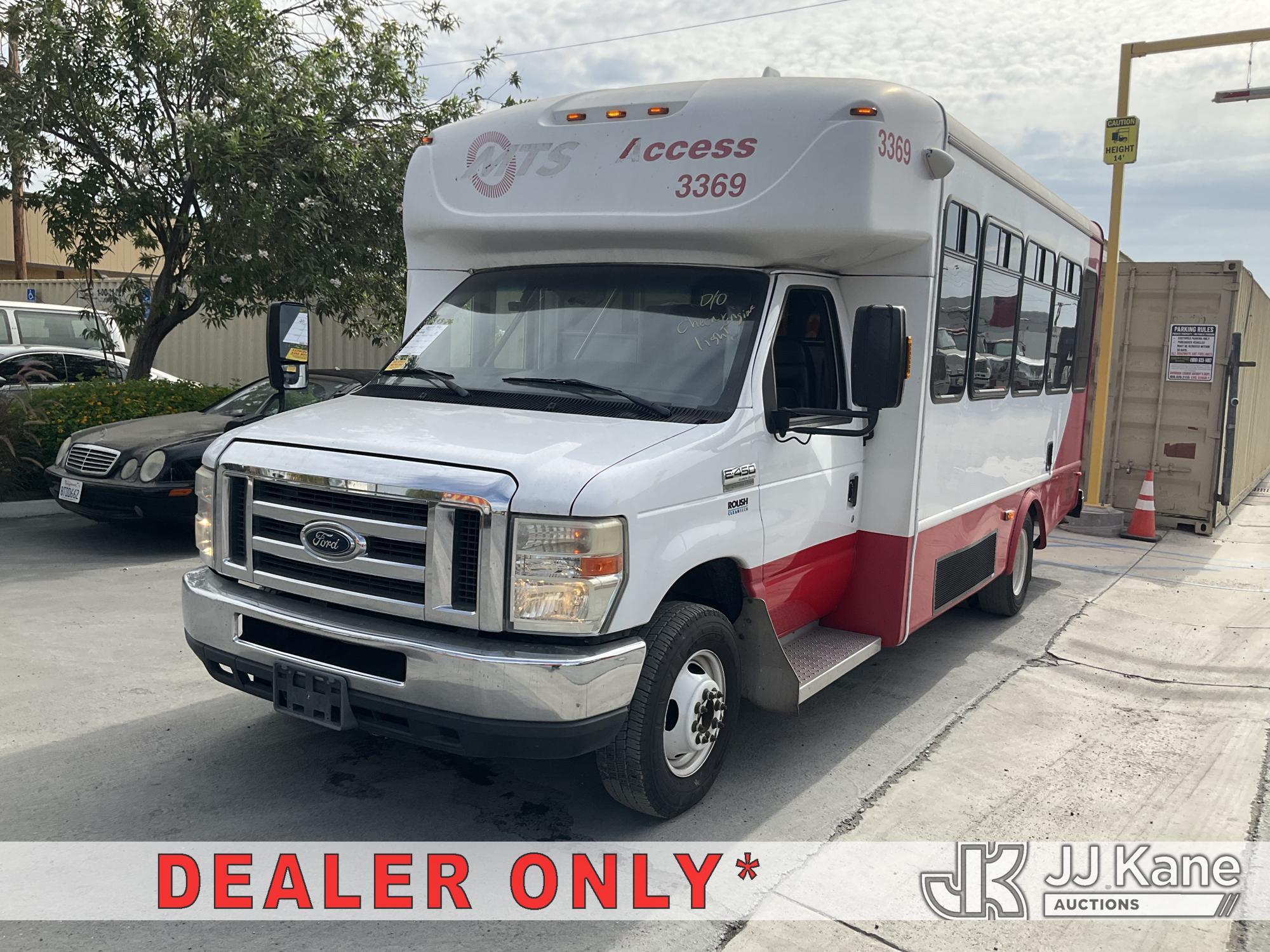 Photo of a 2016 Ford Econoline E-450