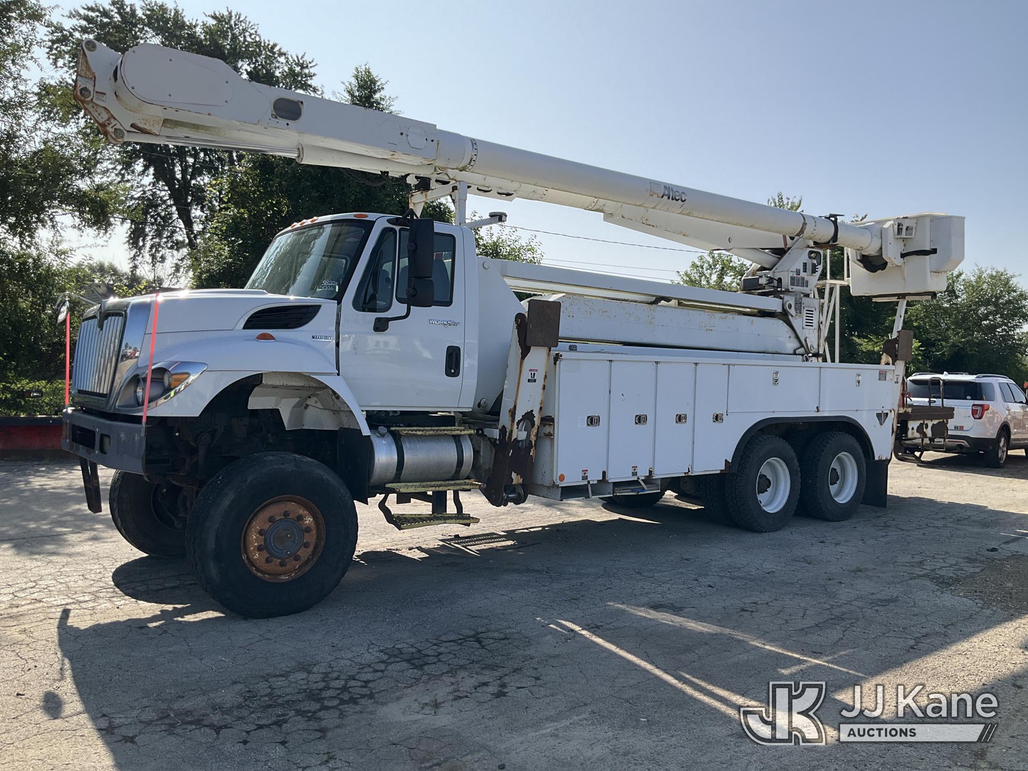 Altec AM900-E100, Over-Center Elevator Bucket Truck rear mounted on 2012 International 7400 T/A Utility Truck