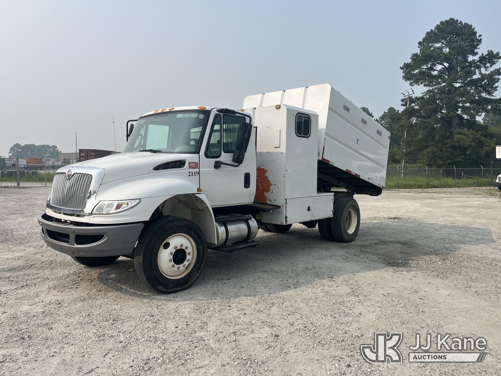 Photo of a 2015 International DuraStar 4300