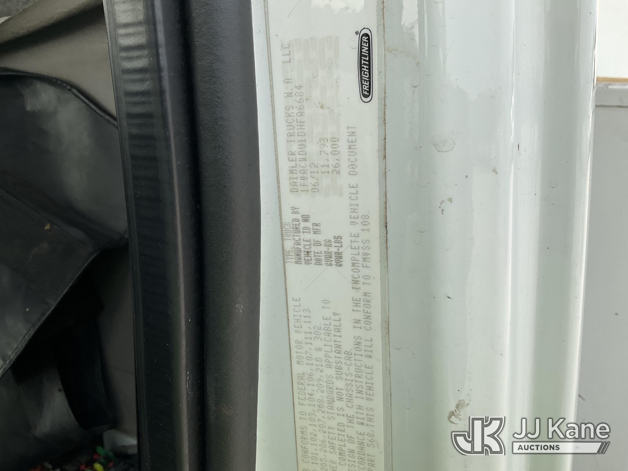 2013 Freightliner M2 106