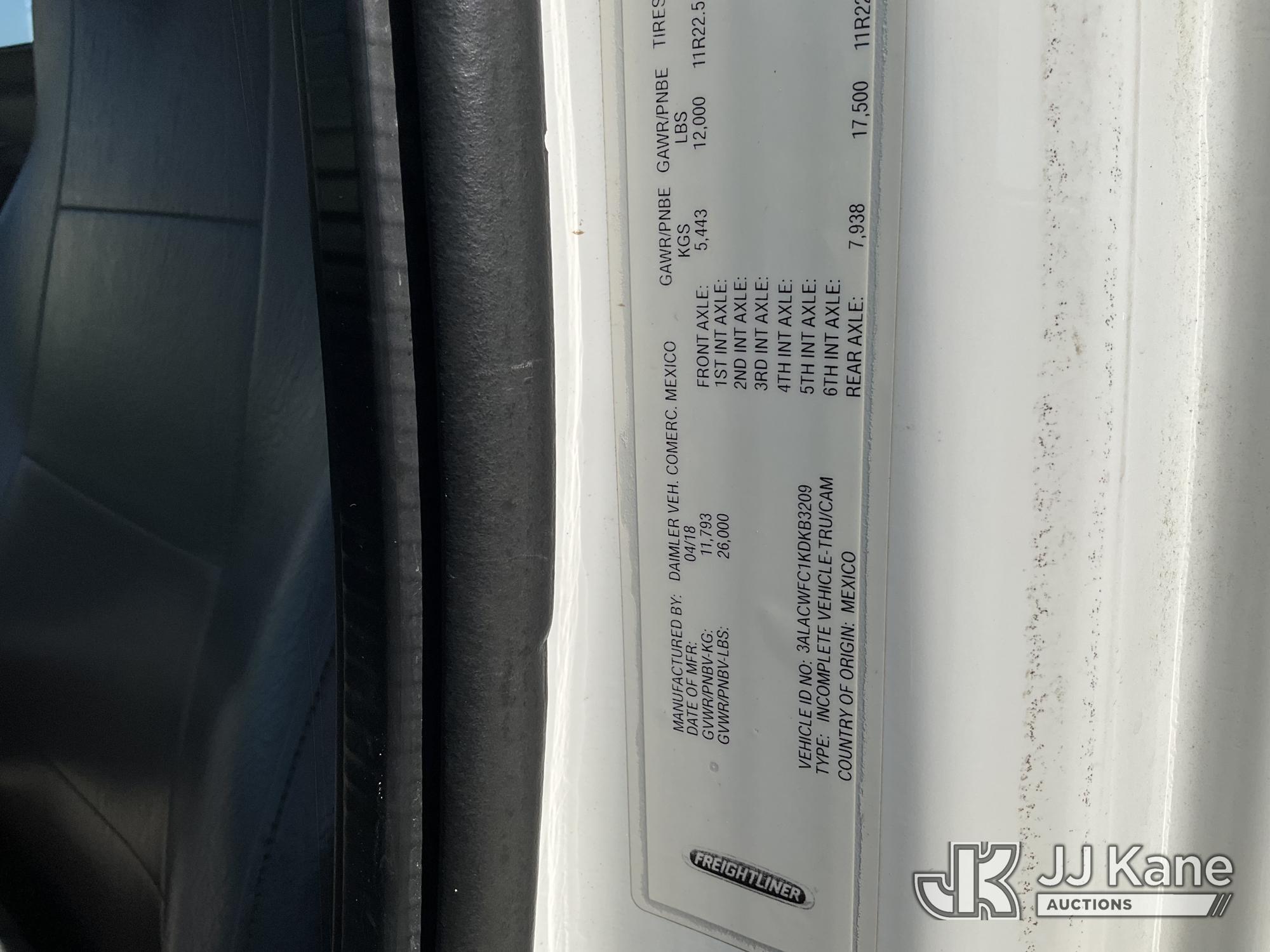 2019 Freightliner M2 106