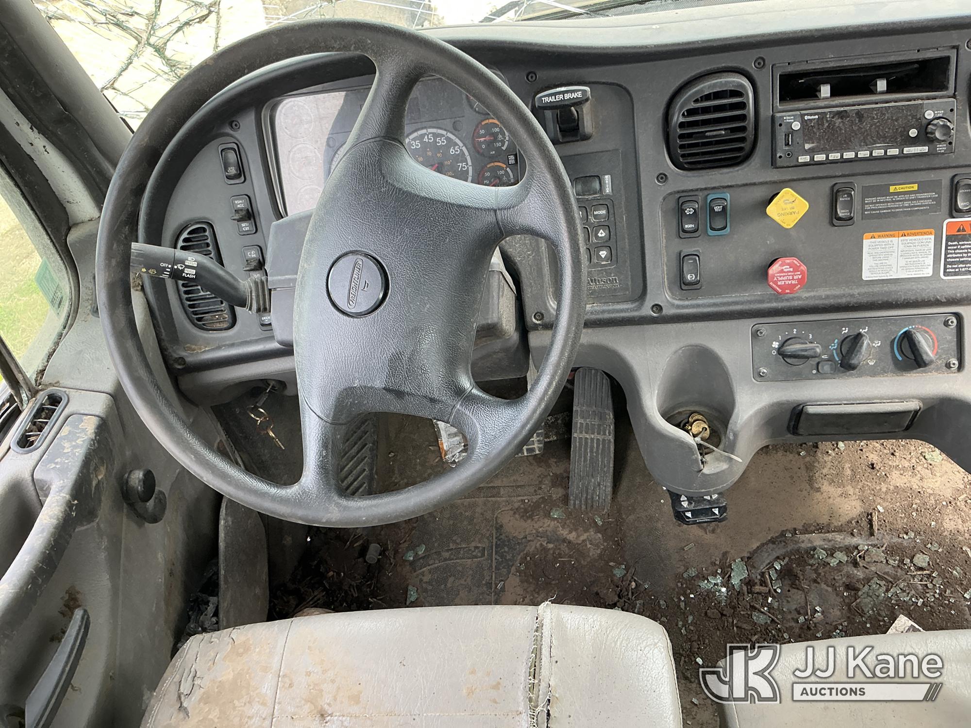 2022 Freightliner M2 106