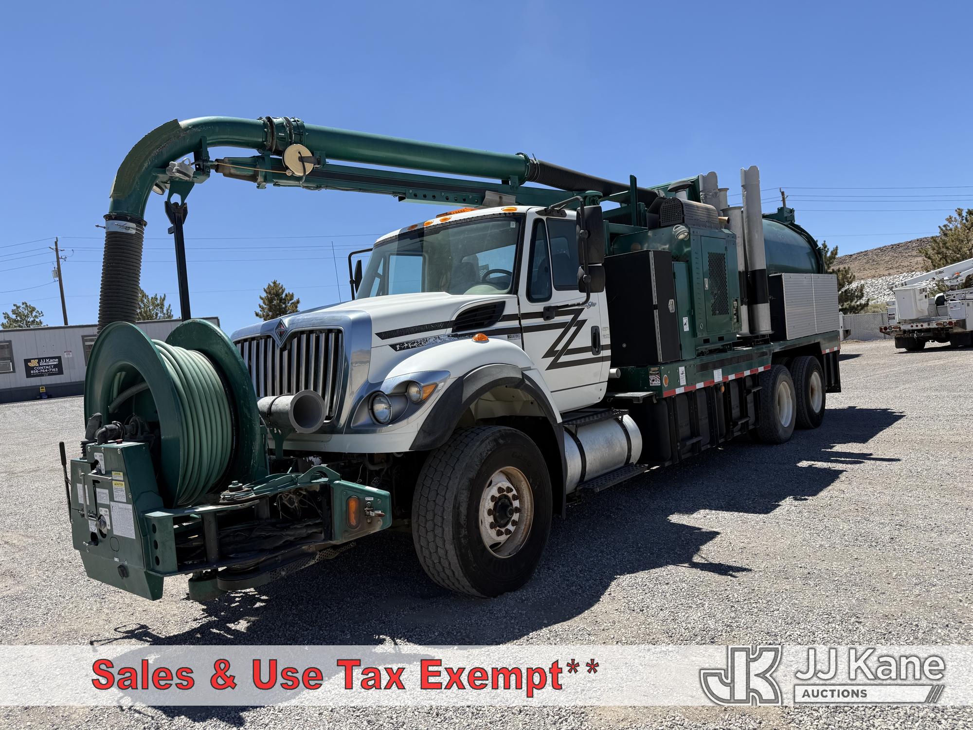Photo of a 2012 International 7400