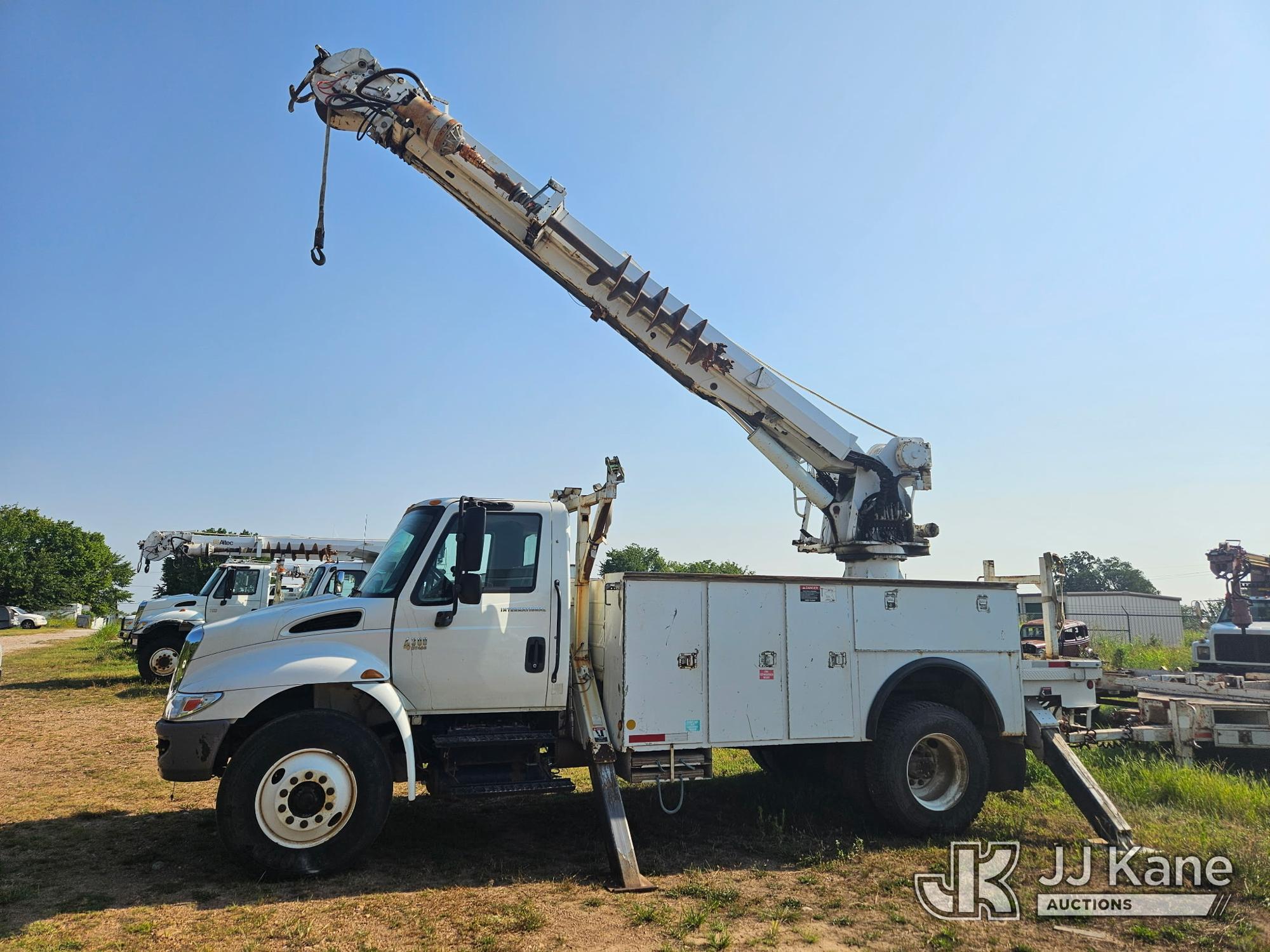 Photo of a 2005 International 4300