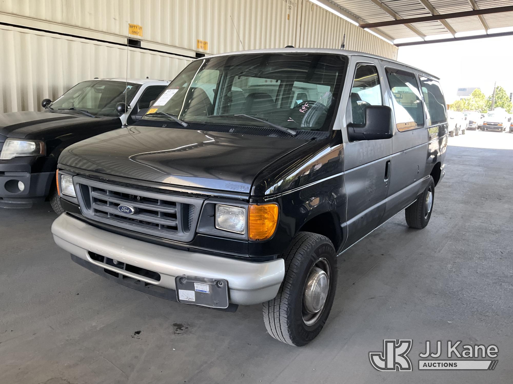 Photo of a 2005 Ford Econoline