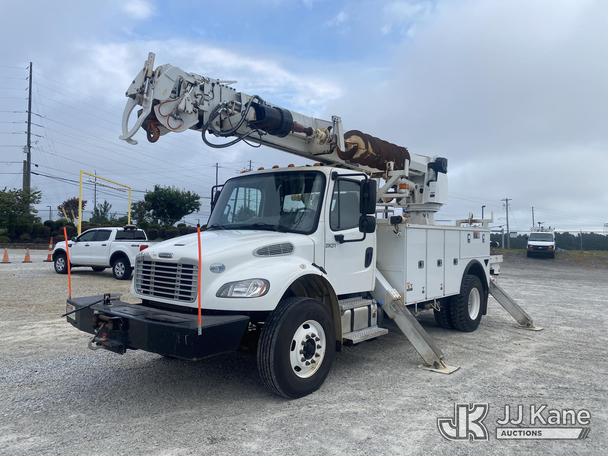 Altec DM47B-TR, Digger Derrick rear mounted on 2018 Freightliner M2 106 Utility Truck