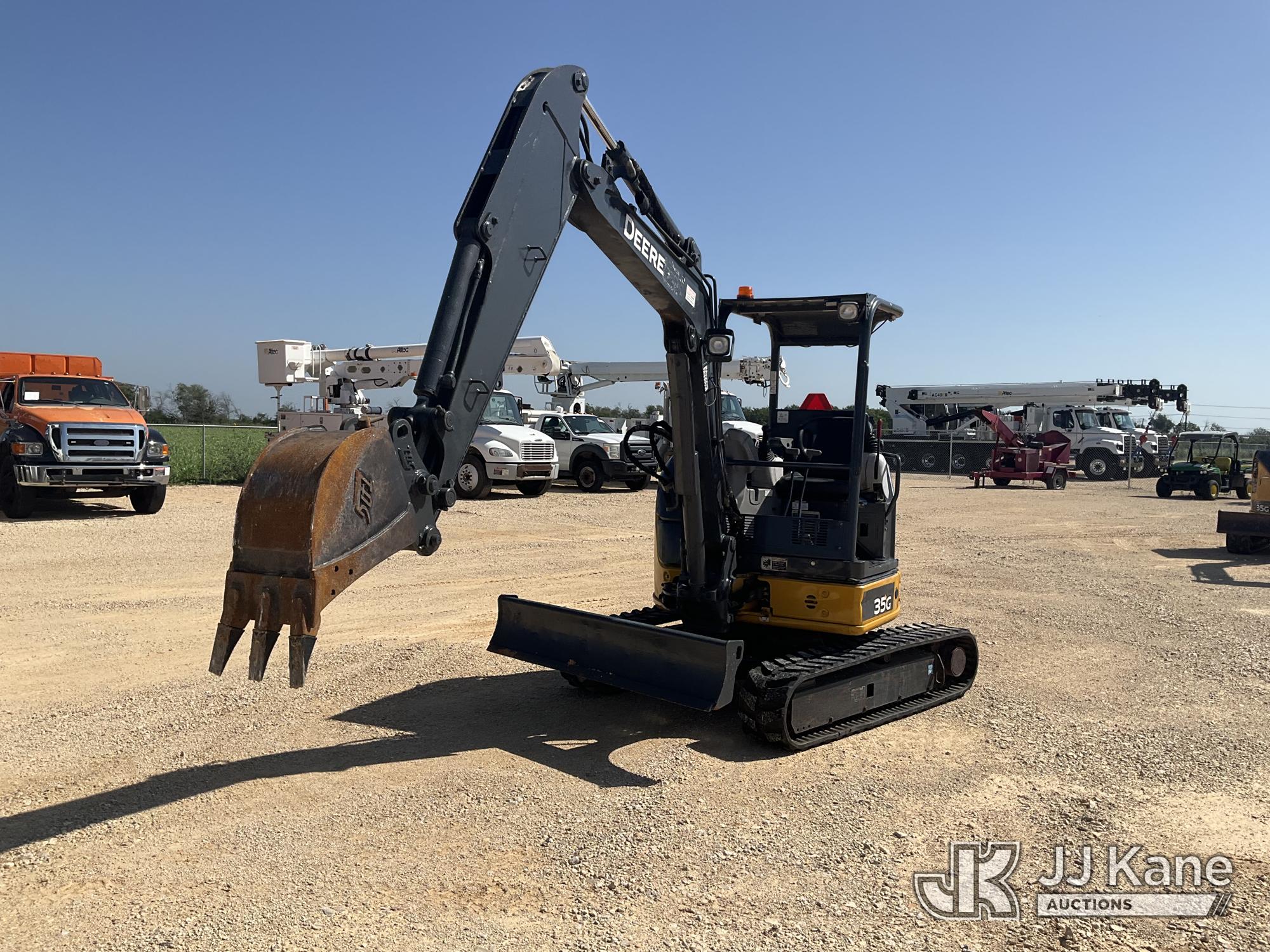 Photo of a 2015 John Deere 35G