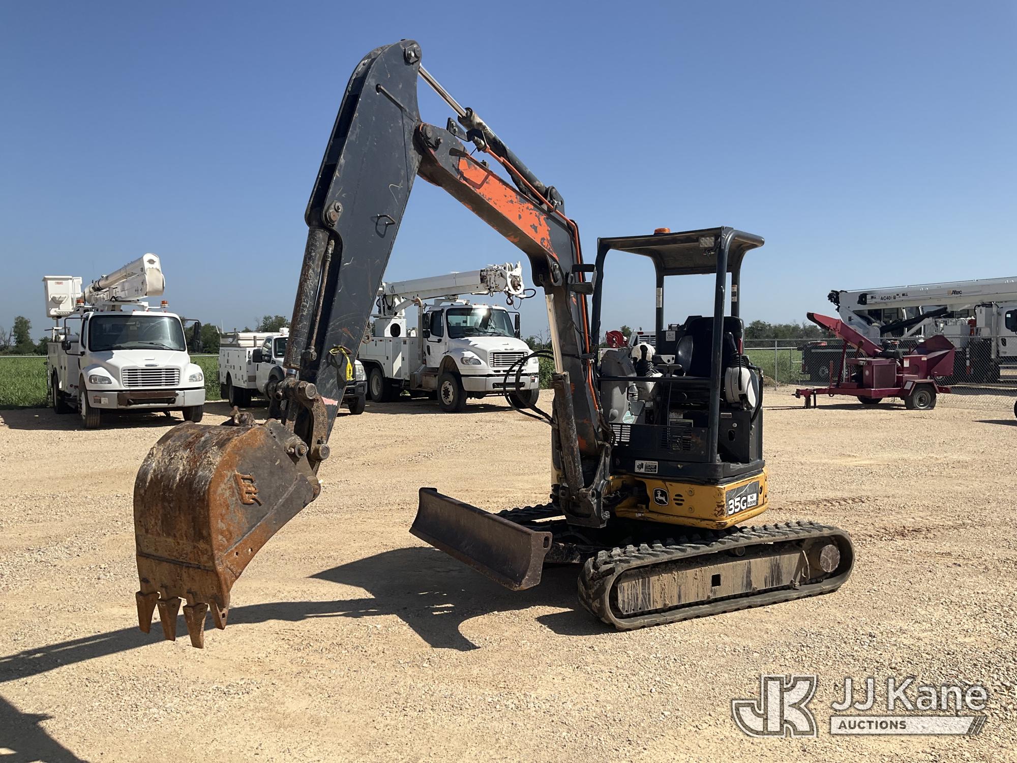 Photo of a 2016 John Deere 35G