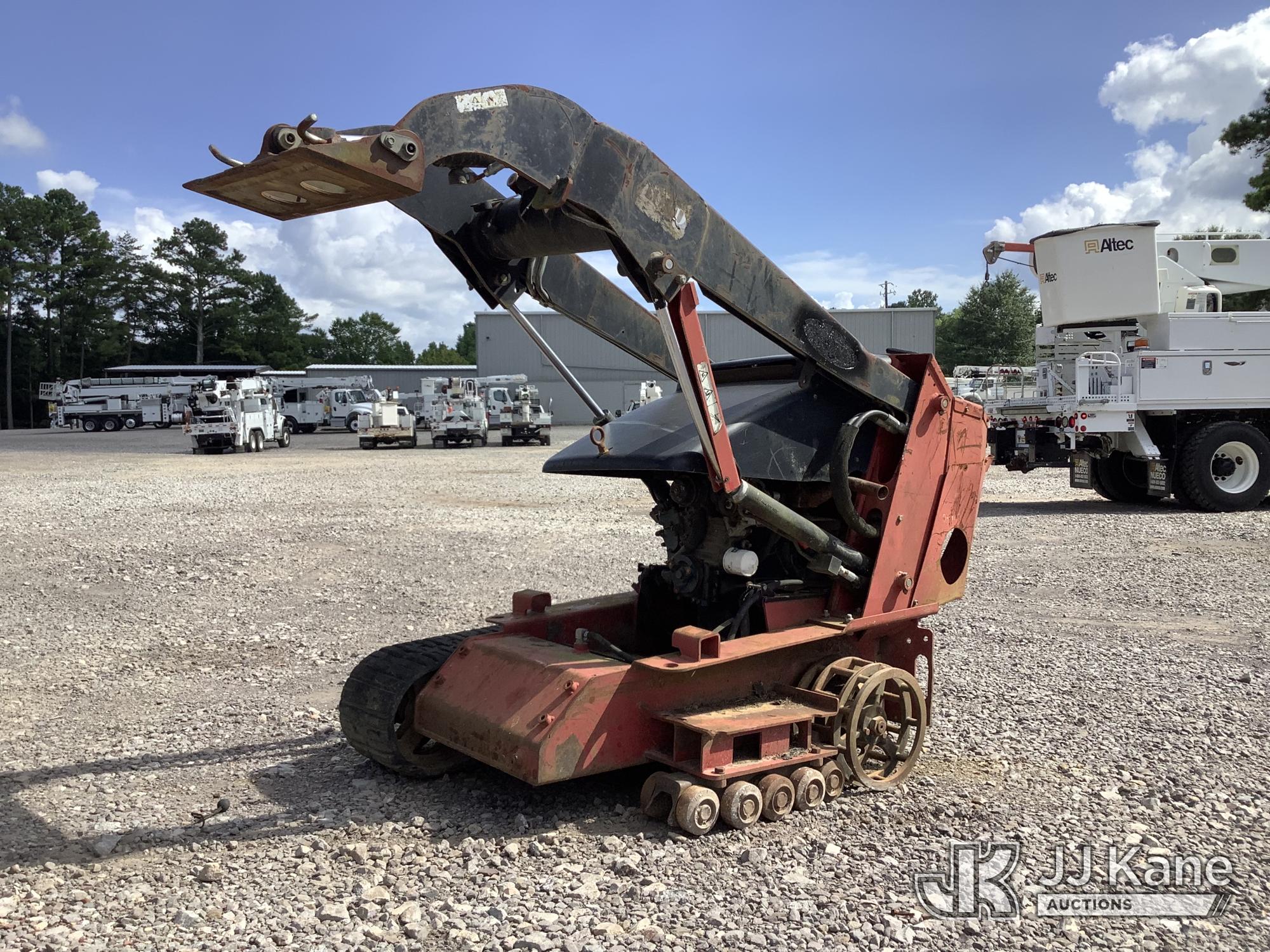 2019 Toro Dingo TX525 Walk-Behind Crawler Skid Steer Loader