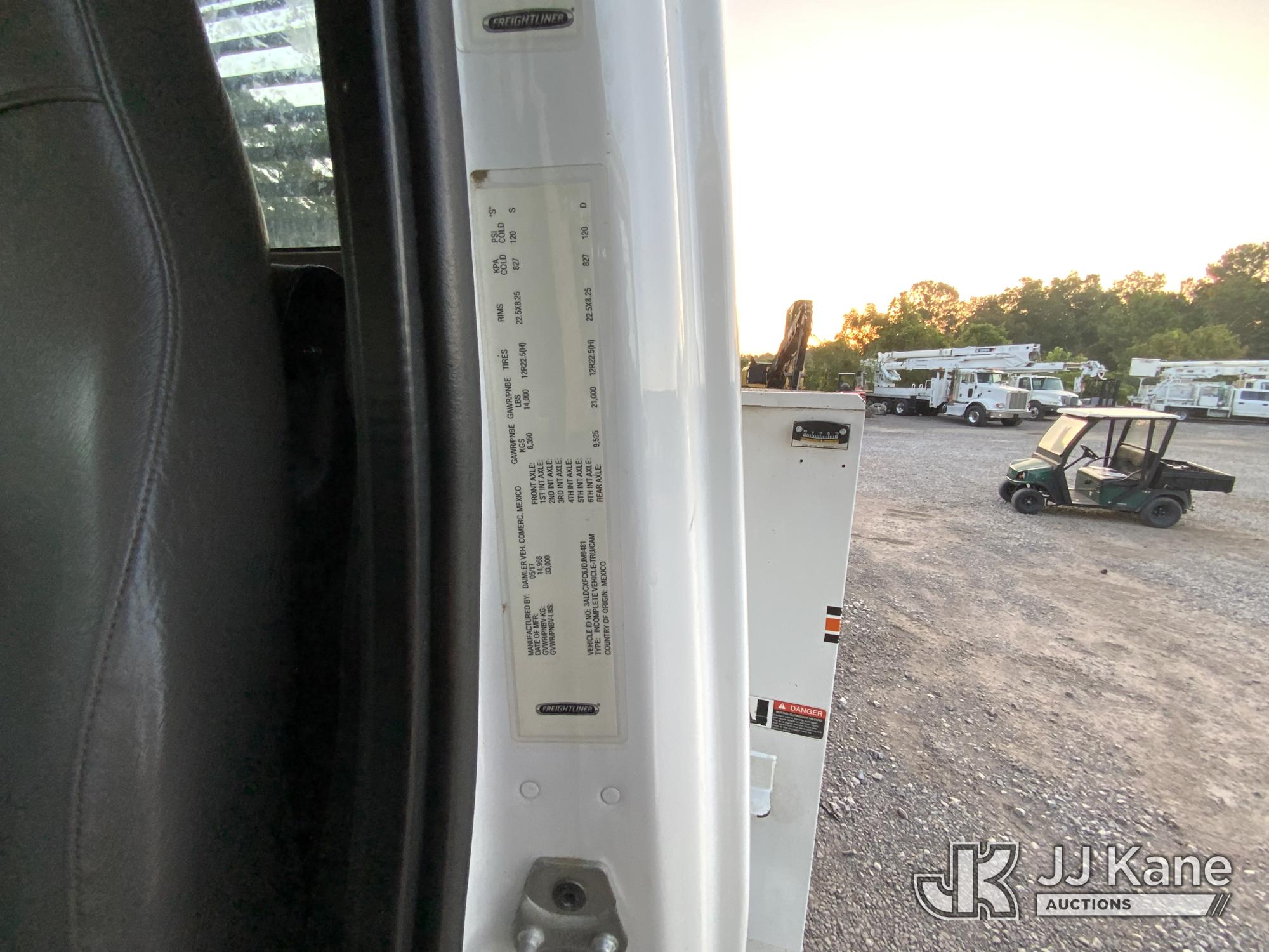 2018 Freightliner M2 106
