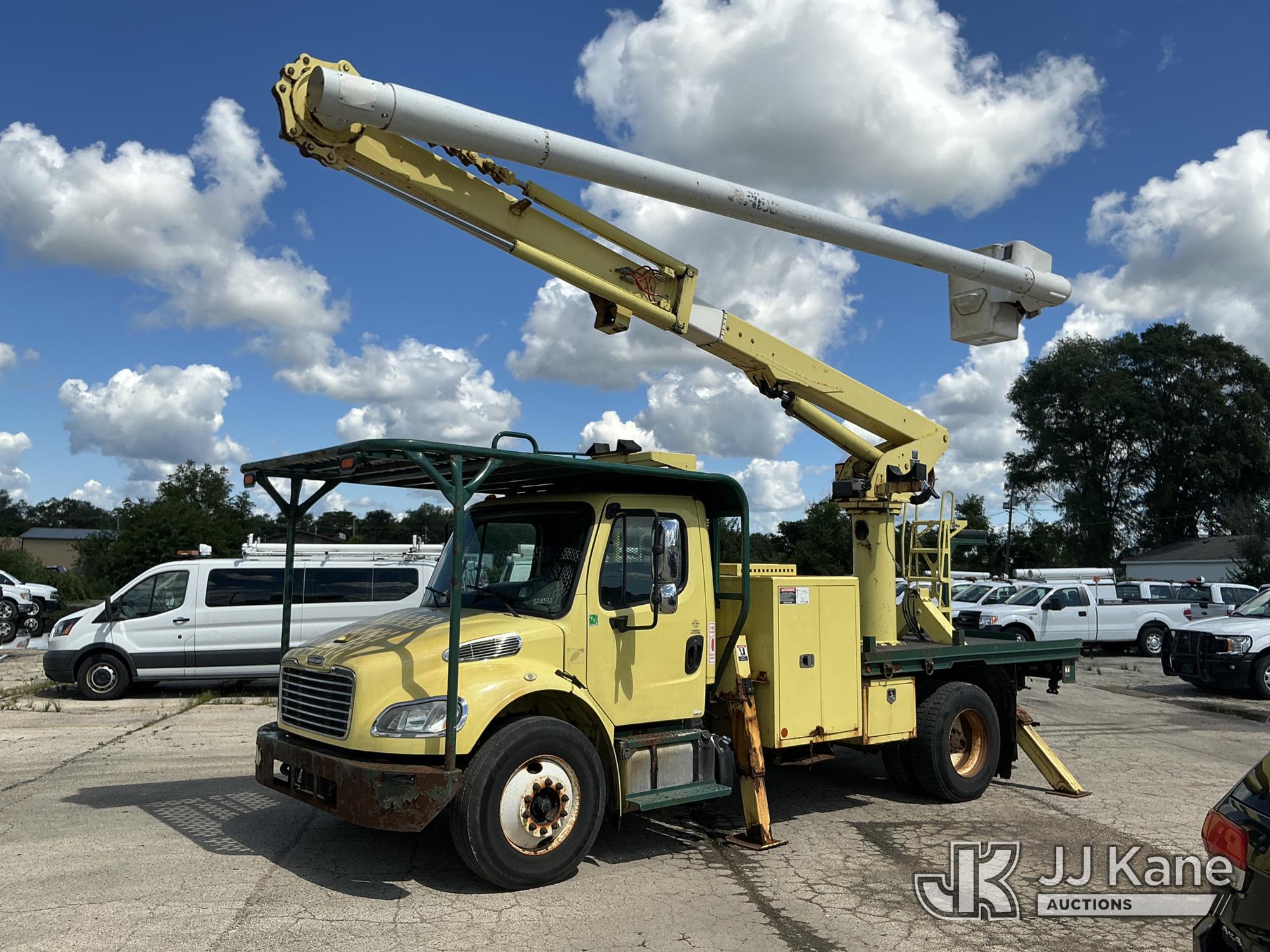 Altec LR760, Over-Center Bucket Truck mounted on 2014 Freightliner M2 106 Flatbed/Utility Truck