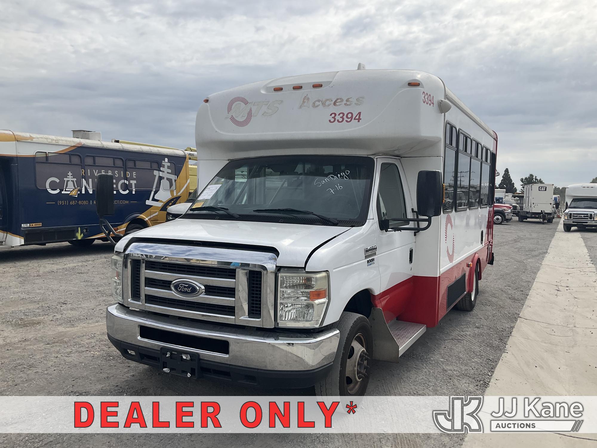 Photo of a 2016 Ford Econoline E-450