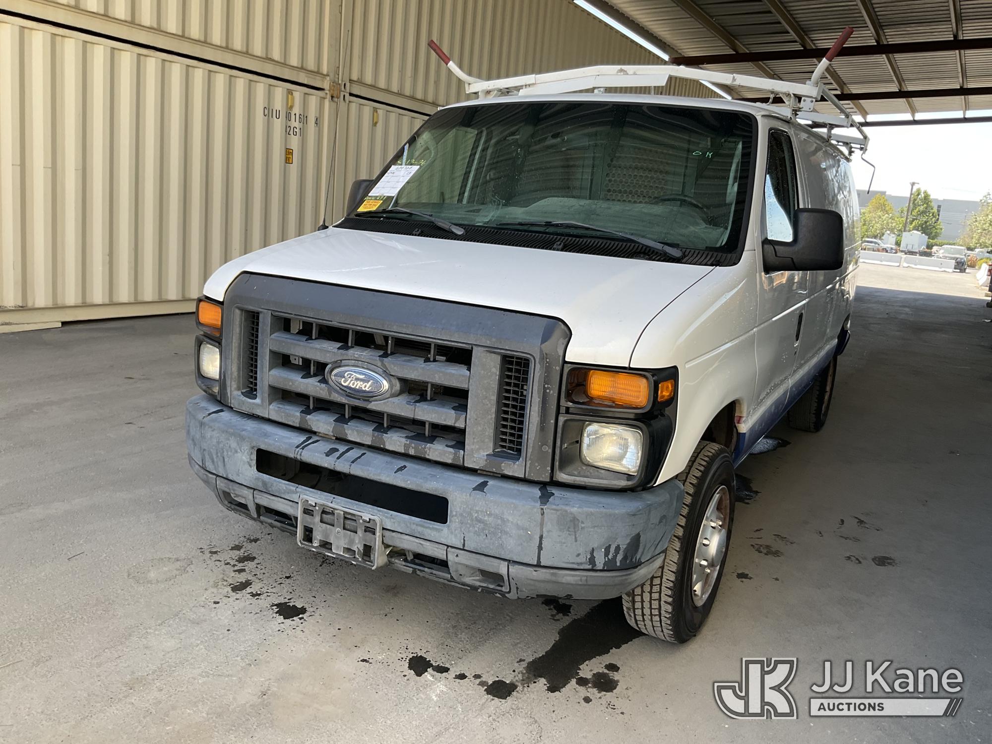 Photo of a 2013 Ford Econoline E-150