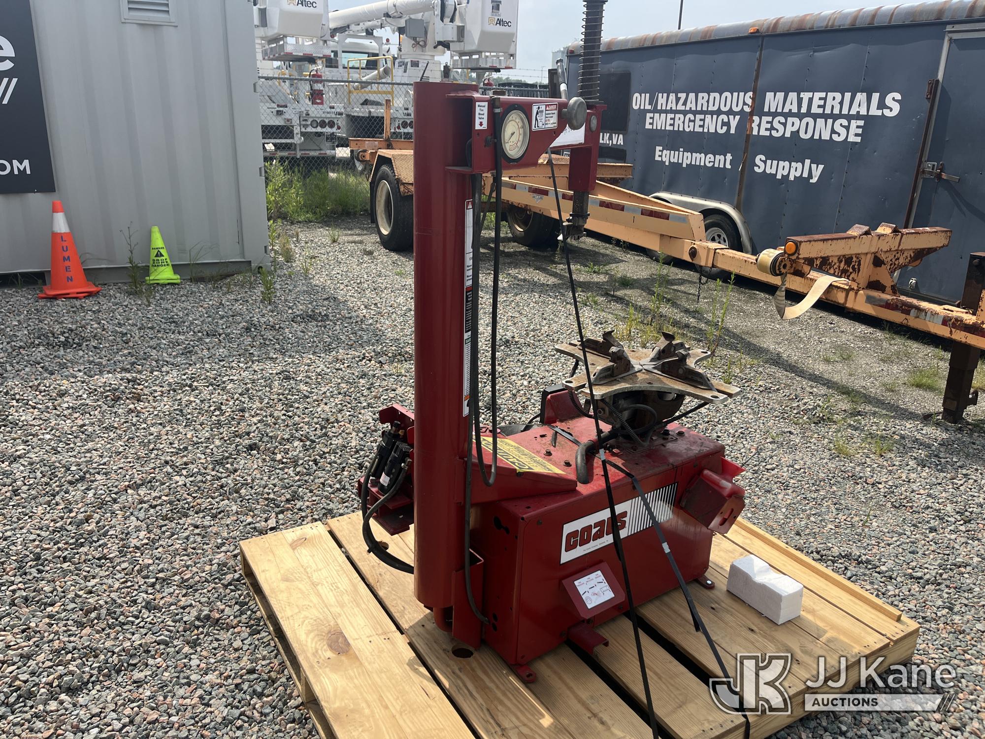 Coats Rim Clamp 5040A S/N-0906107409 (Per Seller: unit is in fair working condition.) NOTE: This unit is being sold AS IS/WHERE IS via Timed Auction and is located in Chester