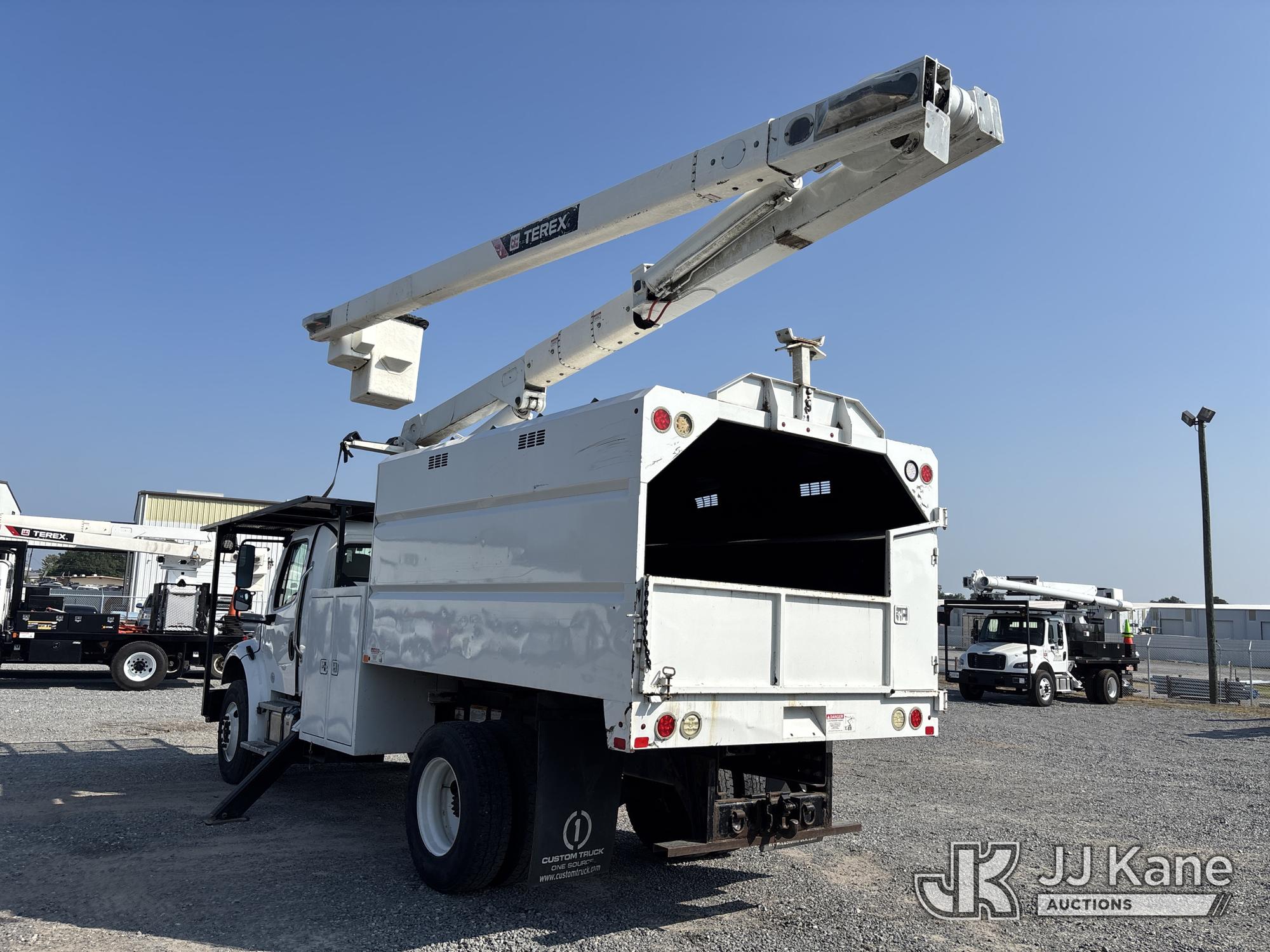 2020 Freightliner M2