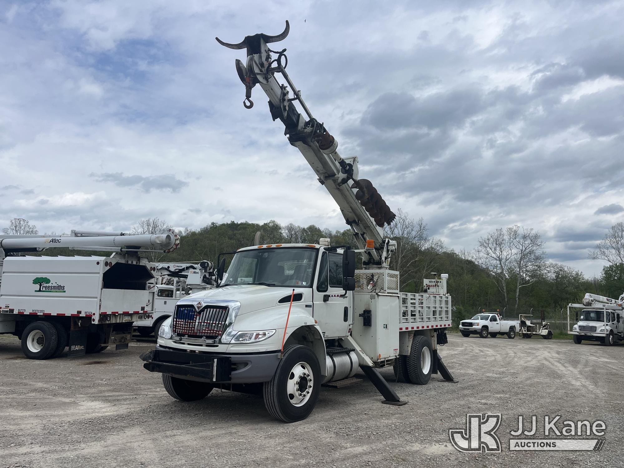 Photo of a 2013 International 4400