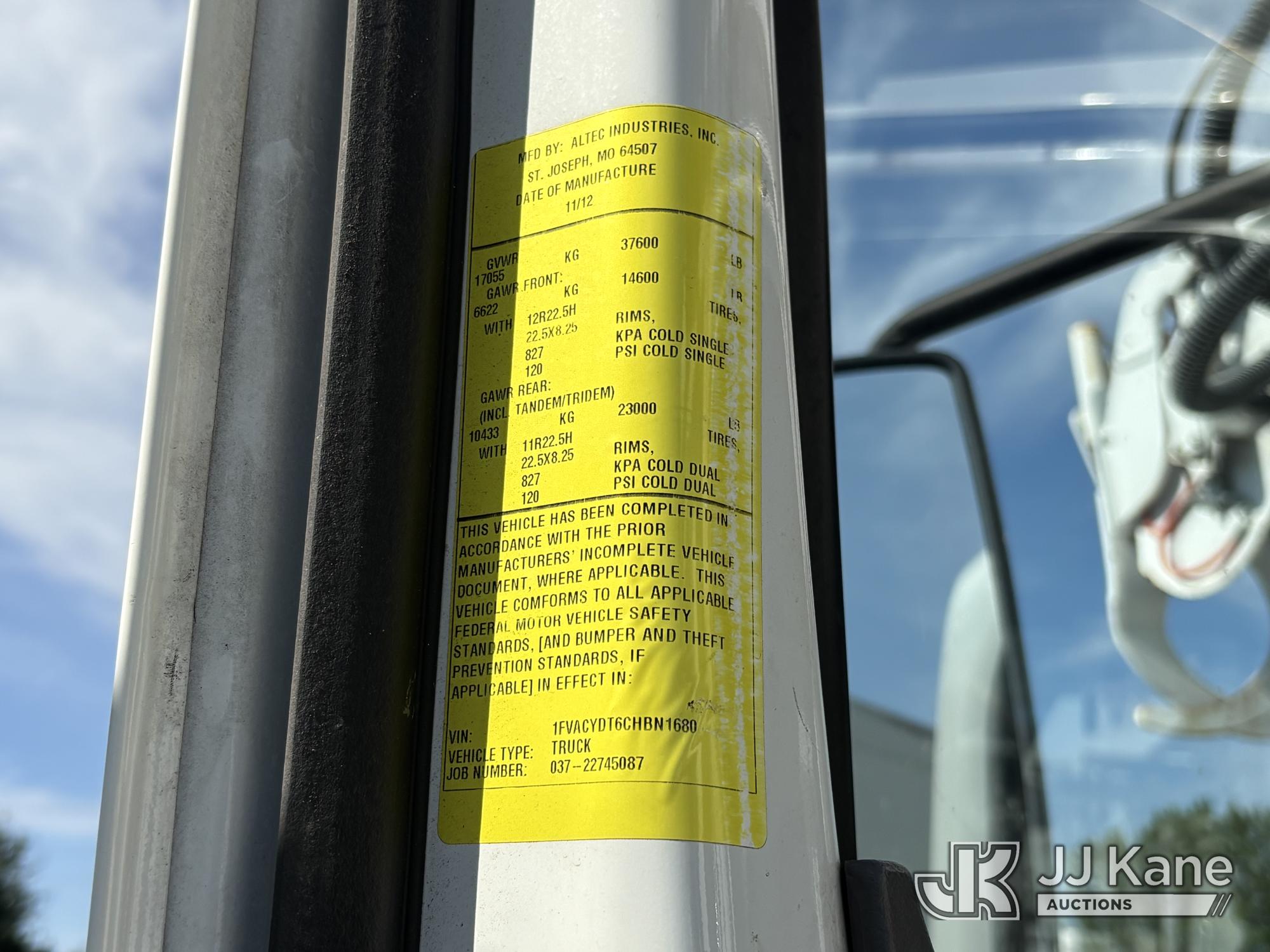 2012 Freightliner M2 106