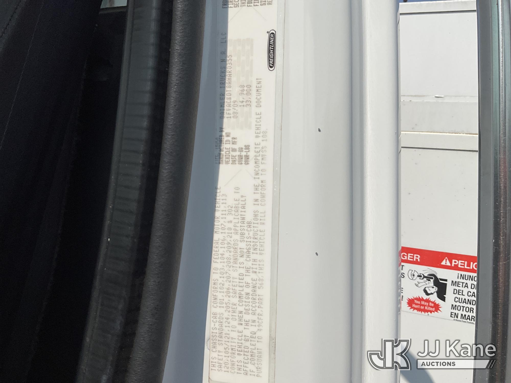 2010 Freightliner M2 106