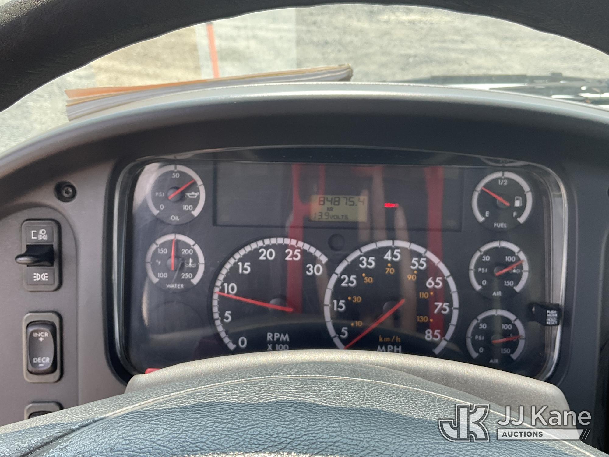2010 Freightliner M2 106