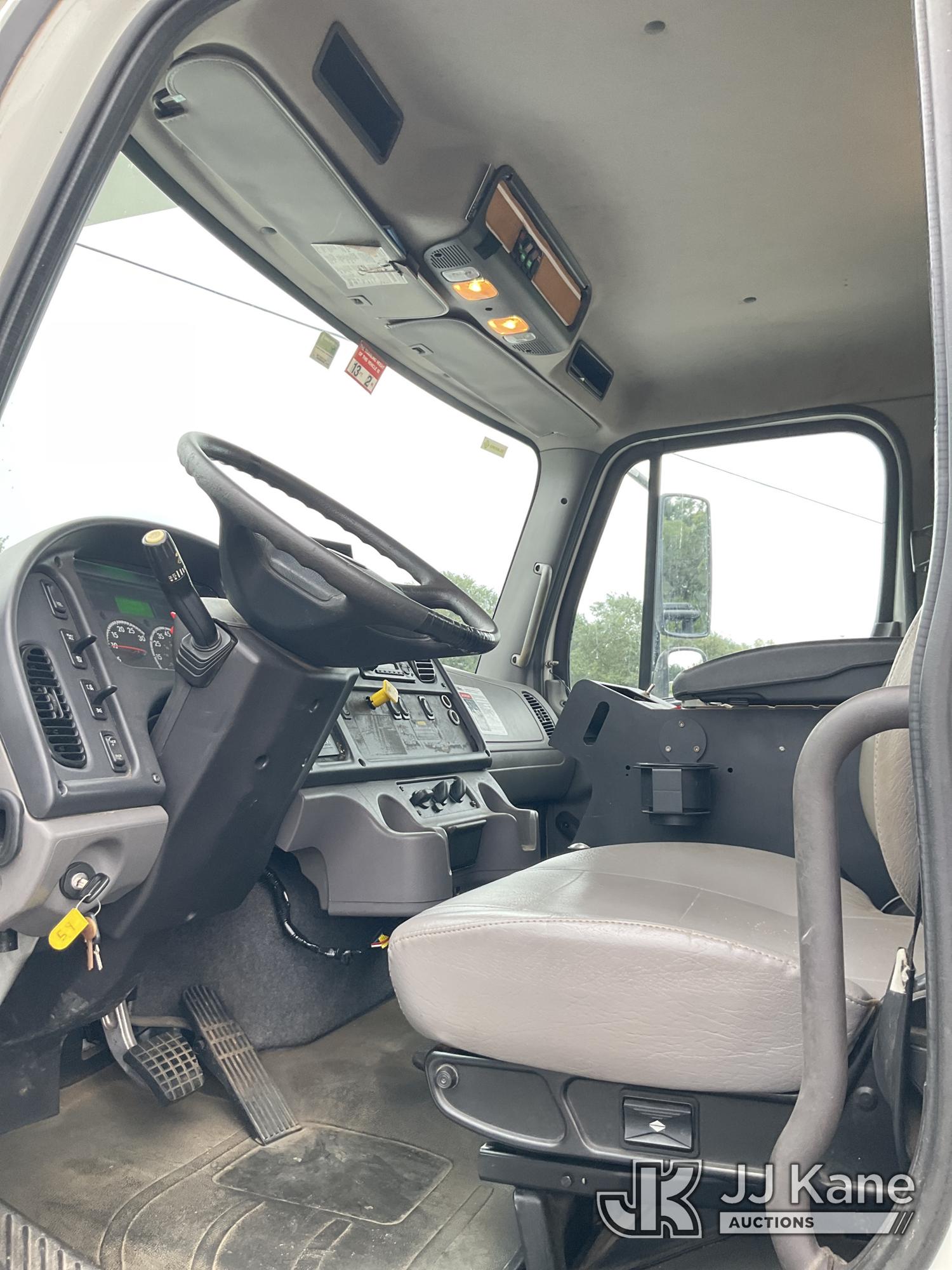 2015 Freightliner M2 106 4x4