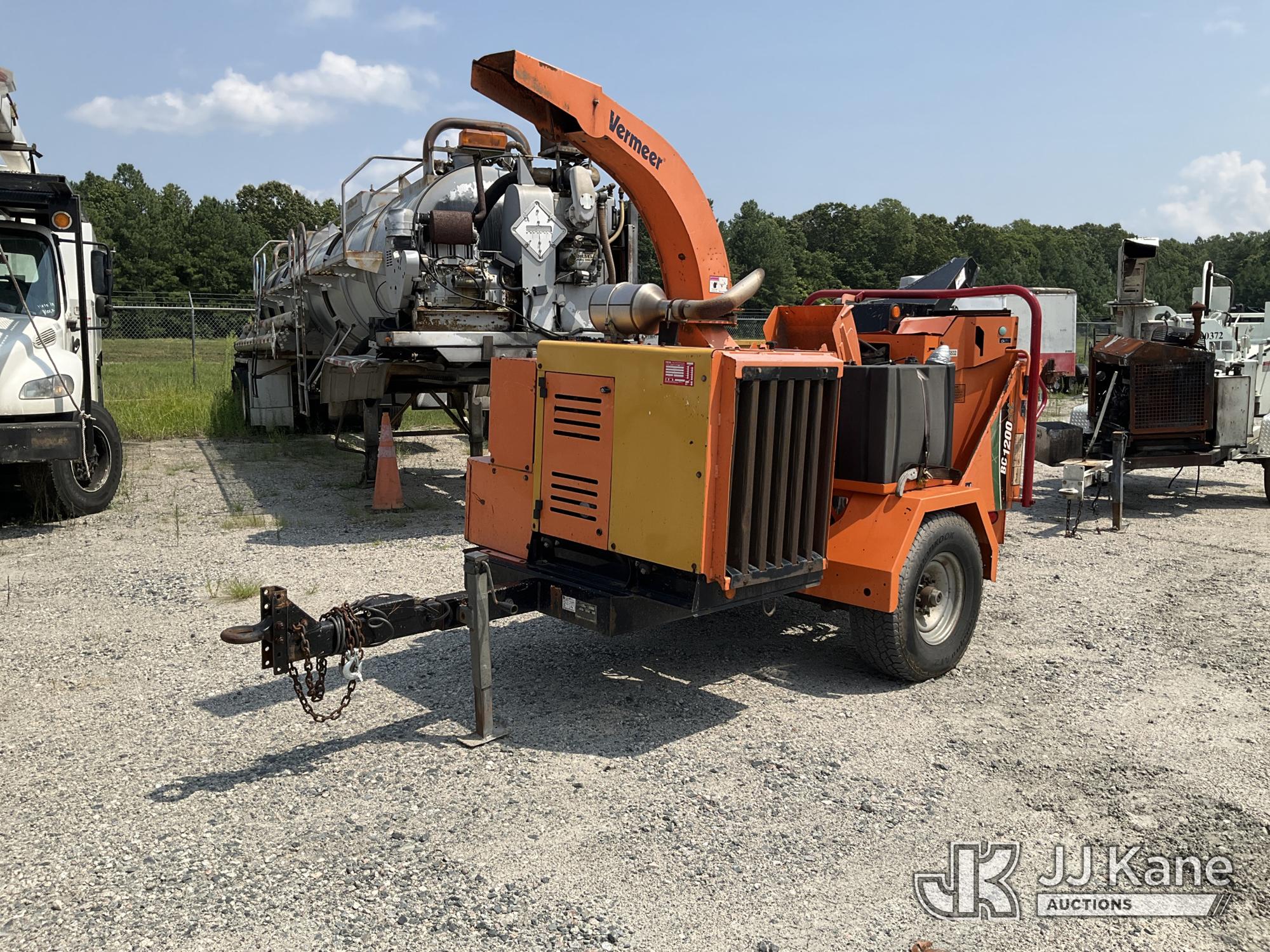 2015 Vermeer BC1200XL Chipper (12in Drum), trailer mtd.