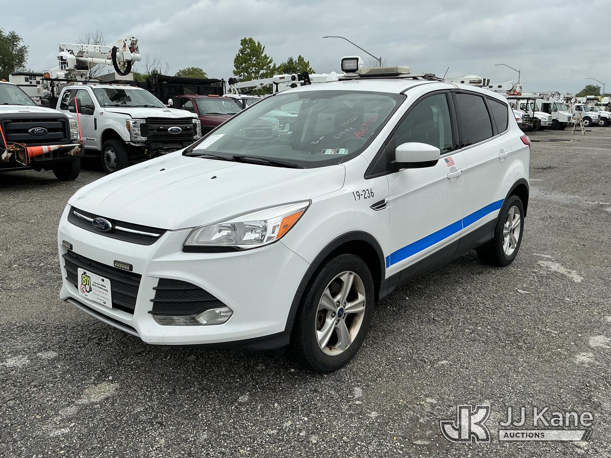 2015 Ford Escape 4x4 SE 4-Door Sport Utility Vehicle