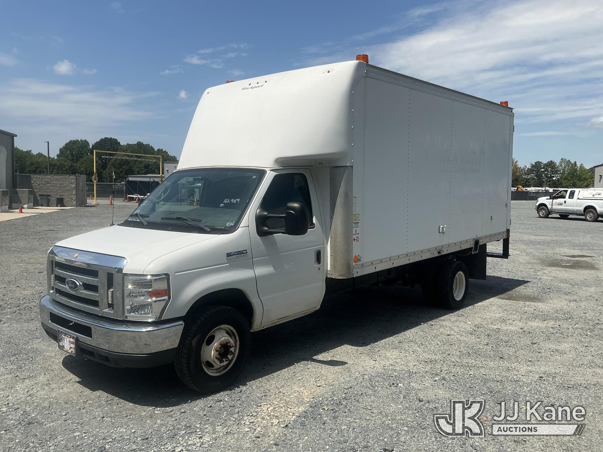 Photo of a 2016 Ford E450