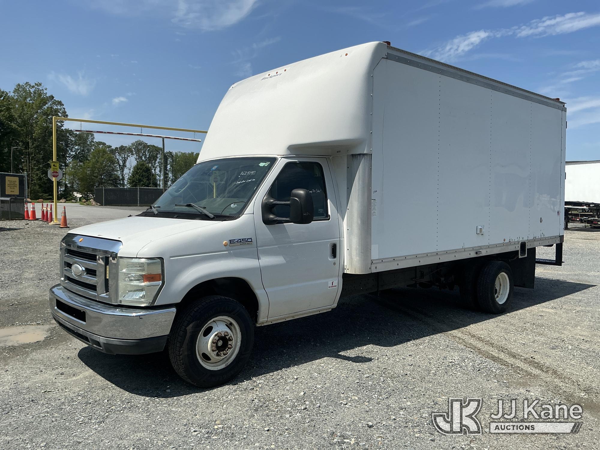 Photo of a 2015 Ford E450