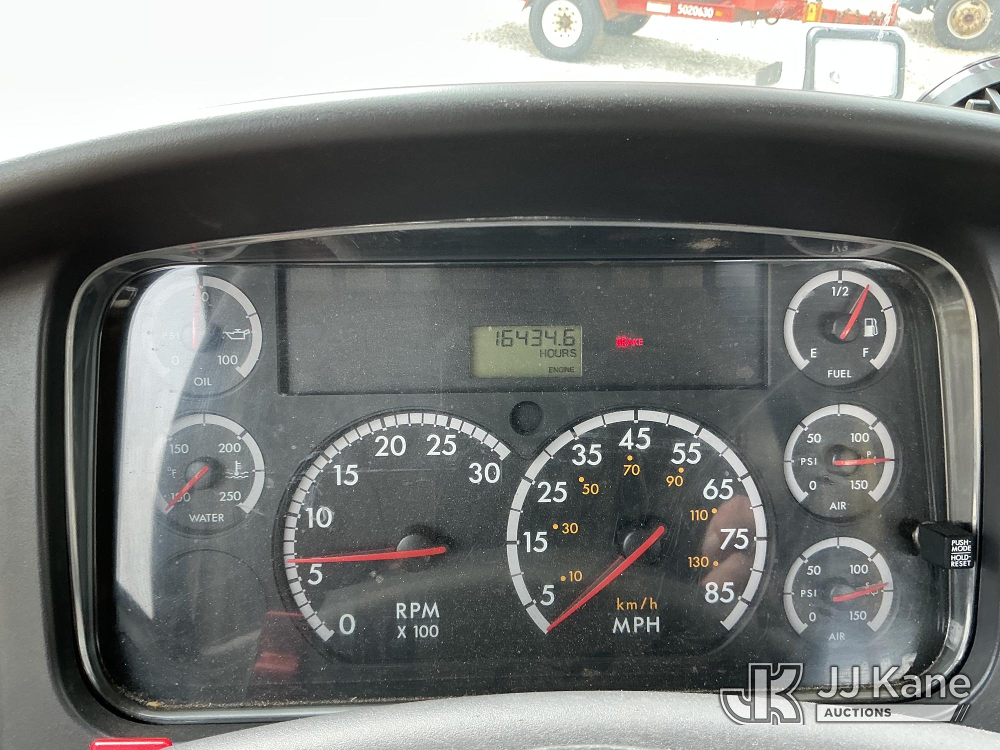 2010 Freightliner M2 106