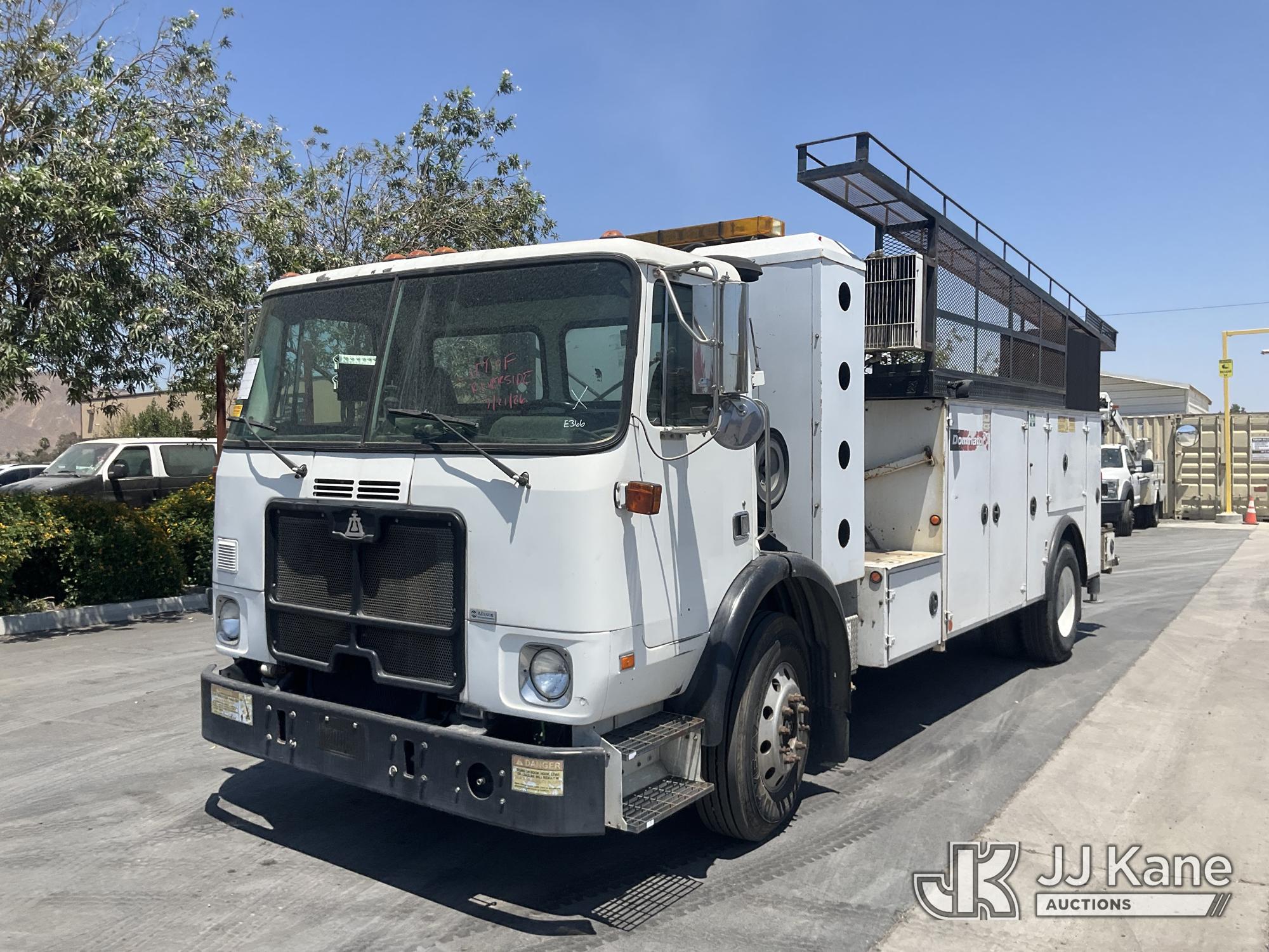 Photo of a 2008 Autocar WX