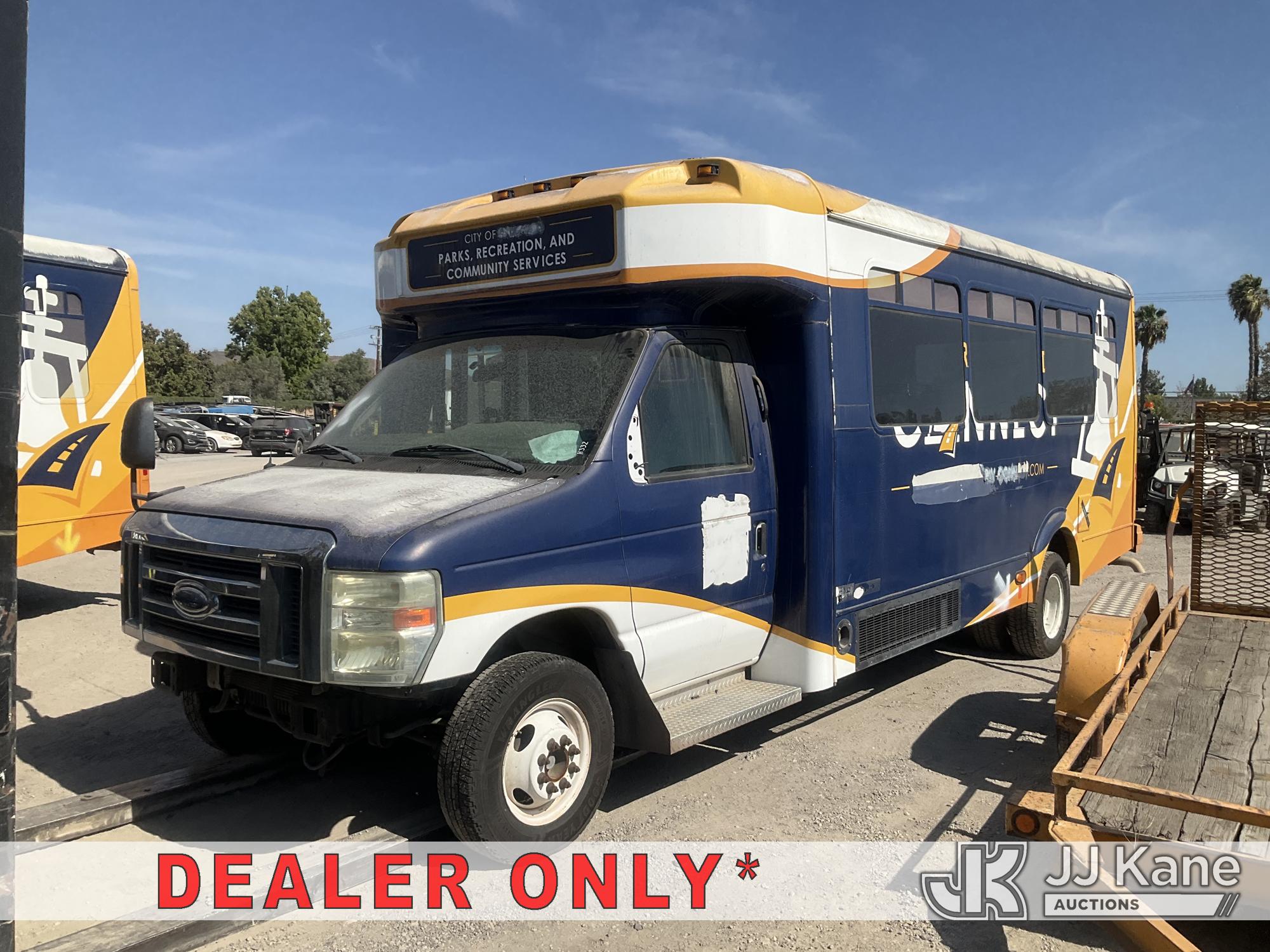 Photo of a 2013 Ford Econoline E-450