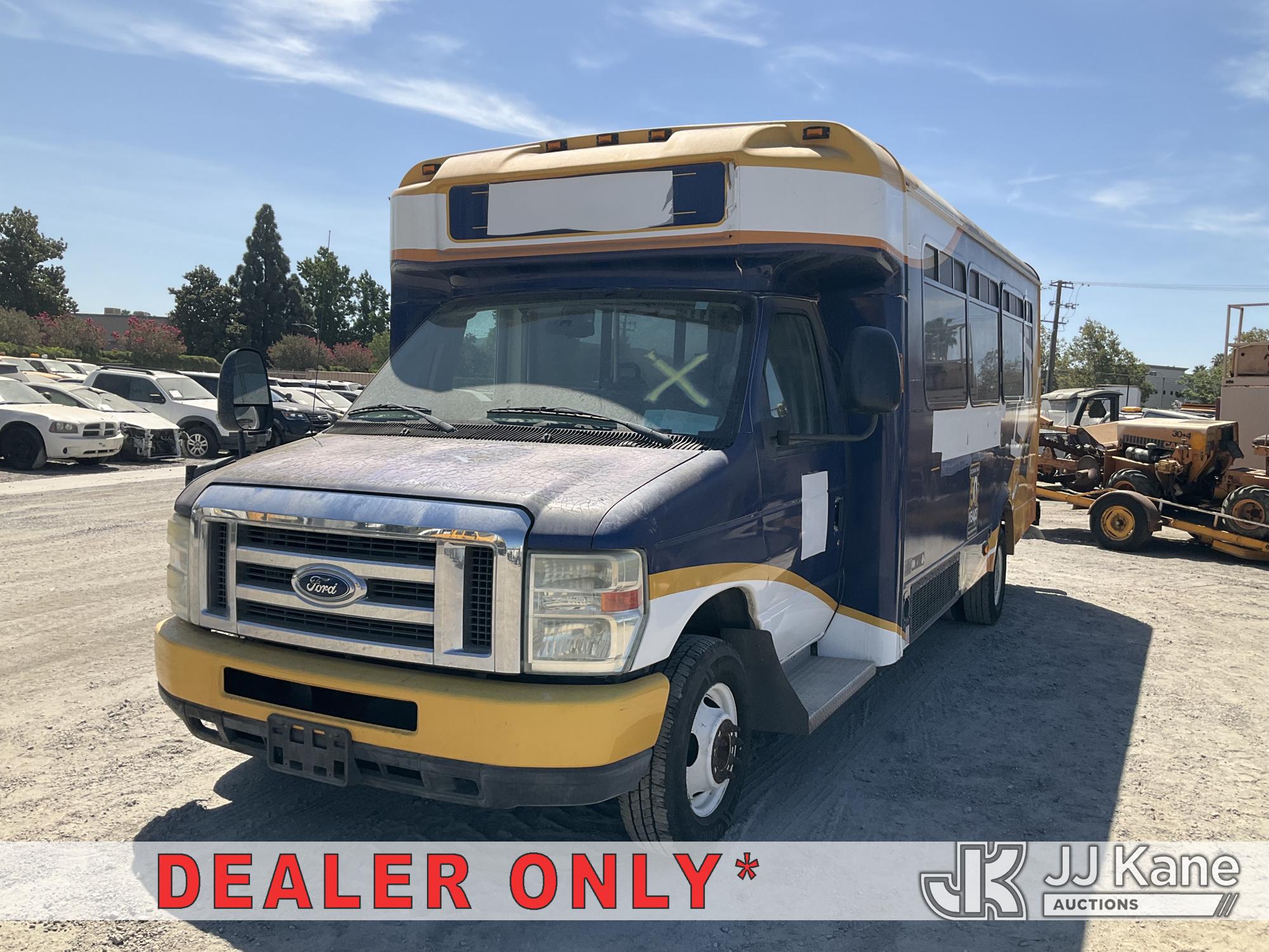 Photo of a 2013 Ford Econoline E-450