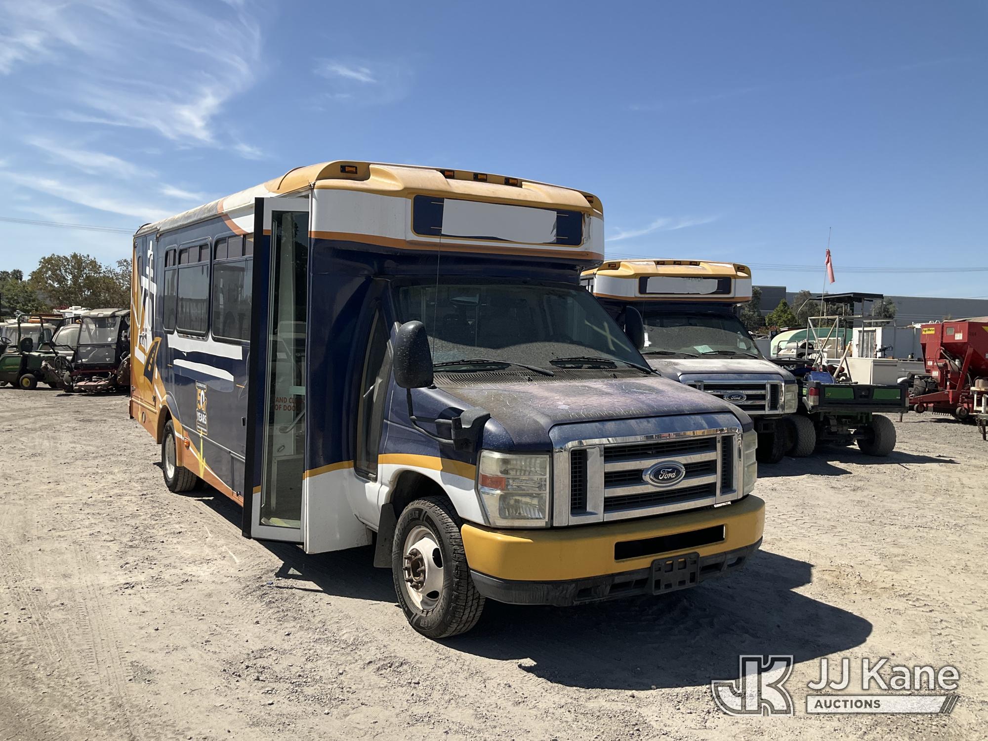 2013 Ford ECONOLINE E-450