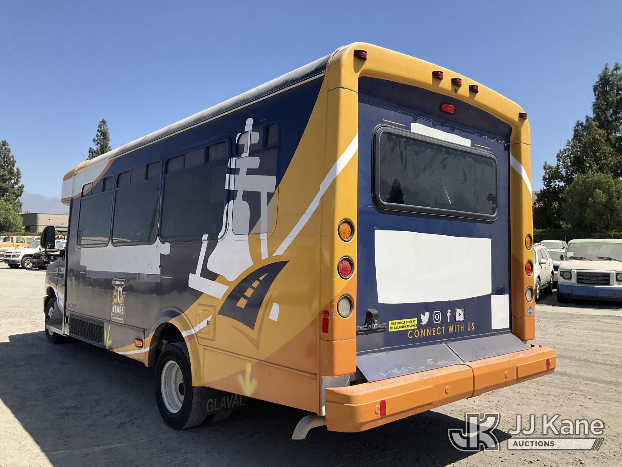 2013 Ford ECONOLINE E-450