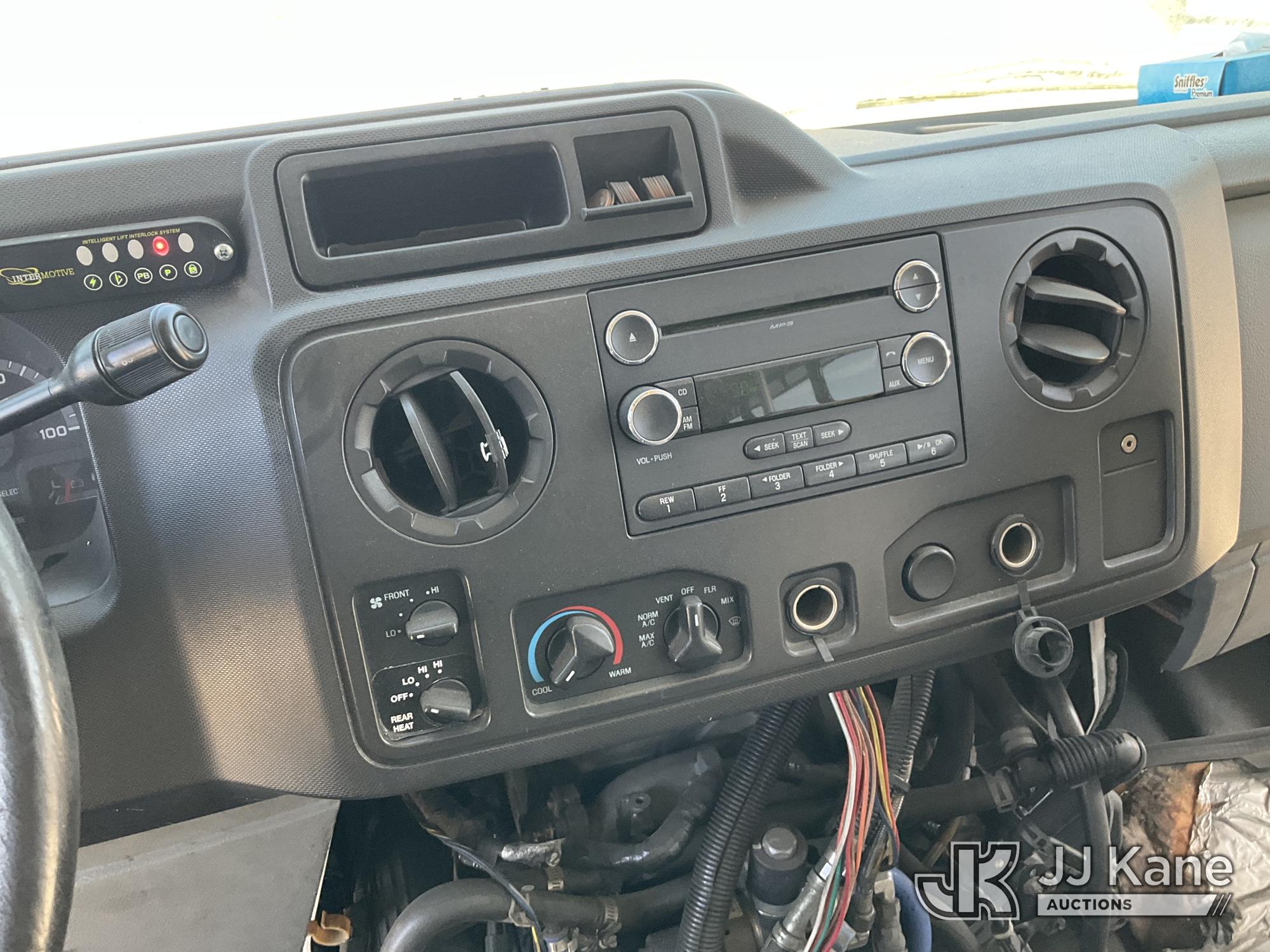 2013 Ford ECONOLINE E-450
