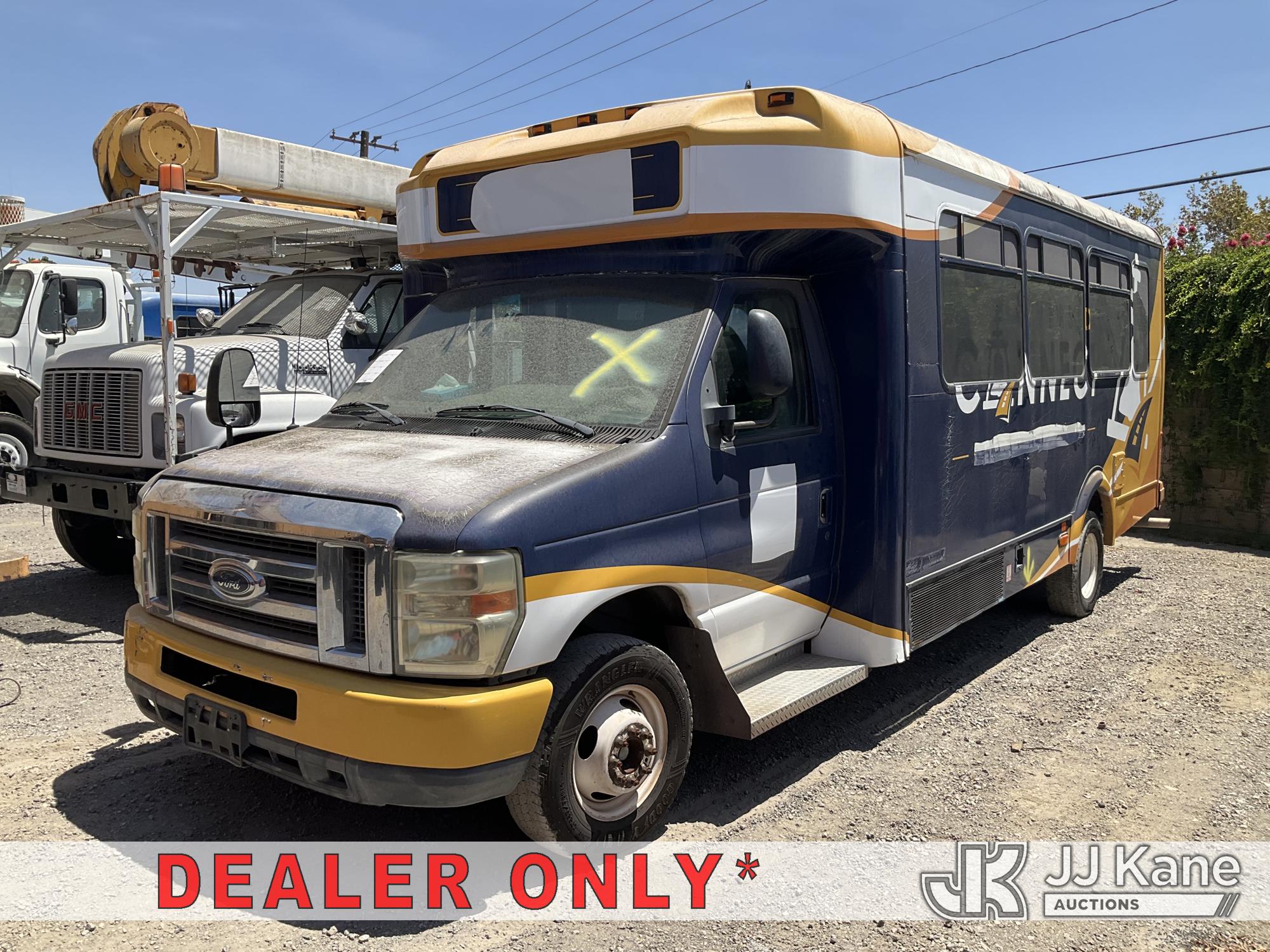 Photo of a 2011 Ford Econoline E-450