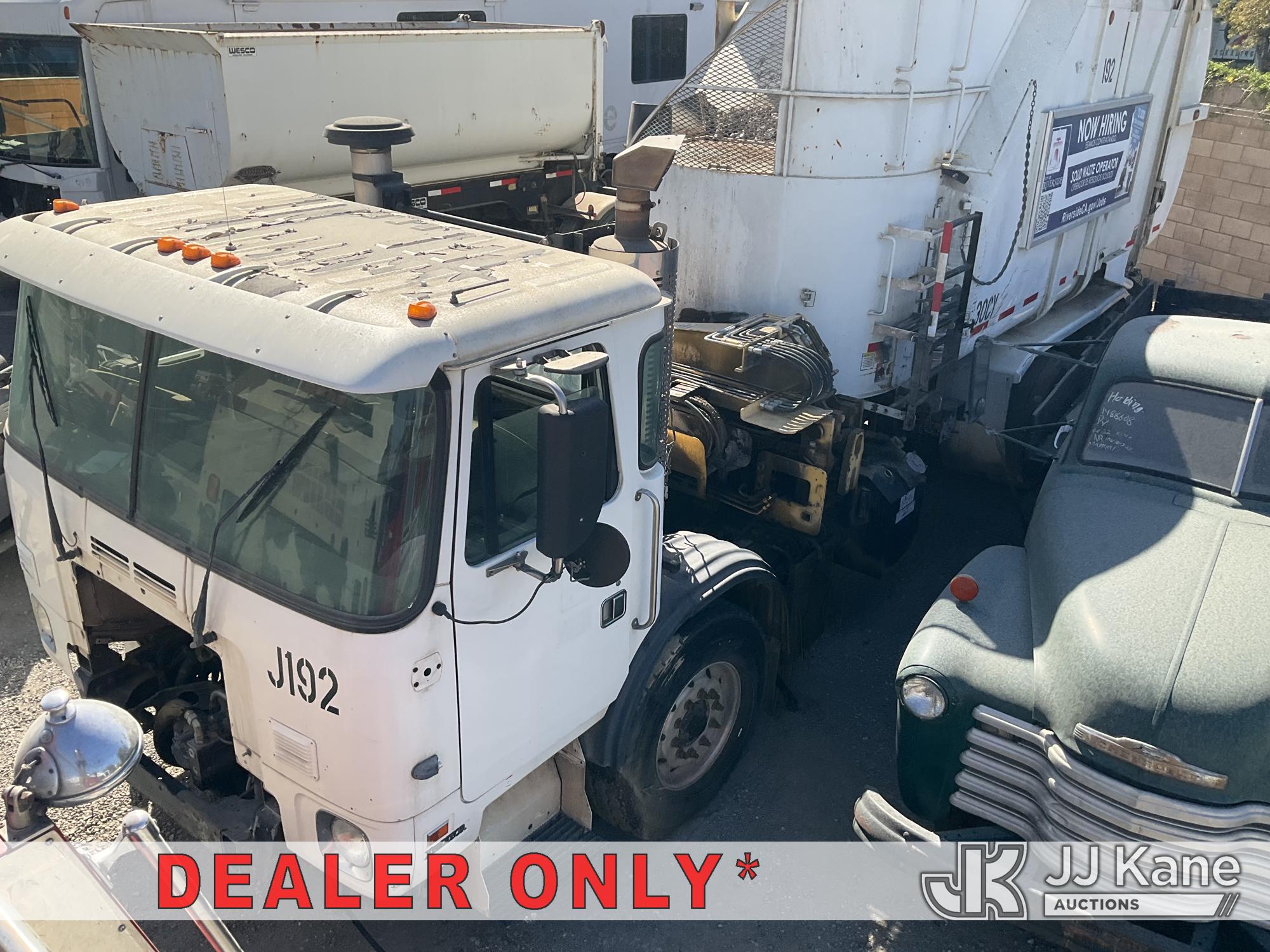 Photo of a 2015 Autocar ACX Xpeditor