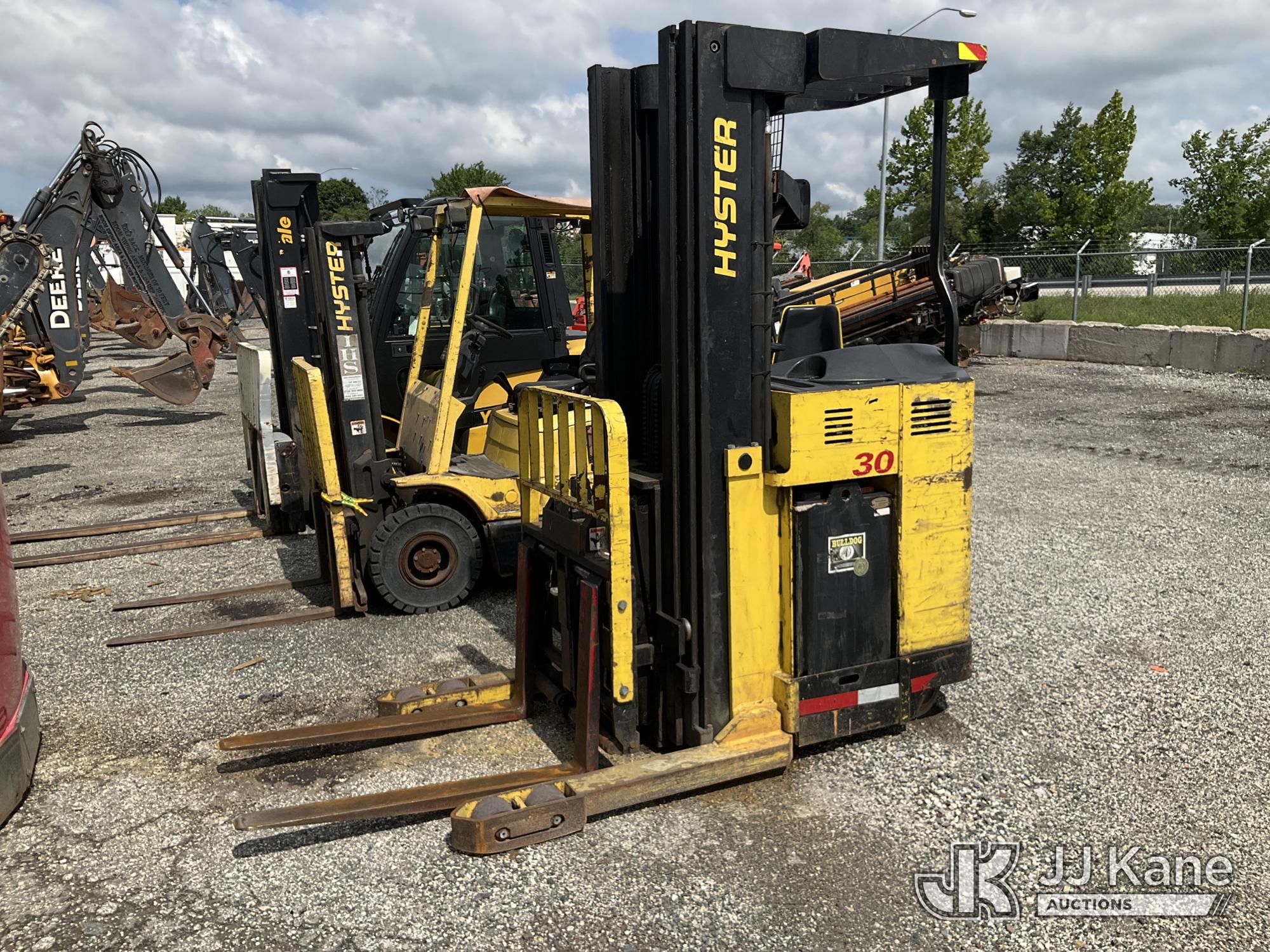 Photo of a 1985 Hyster 30