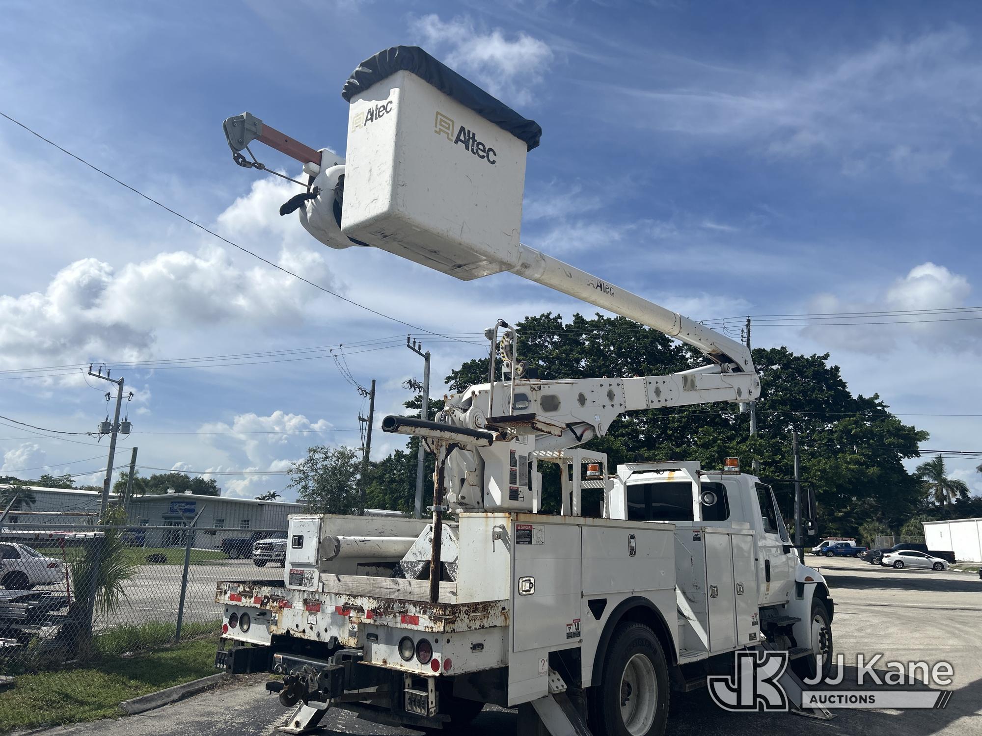 2019 International 4300 DuraStar