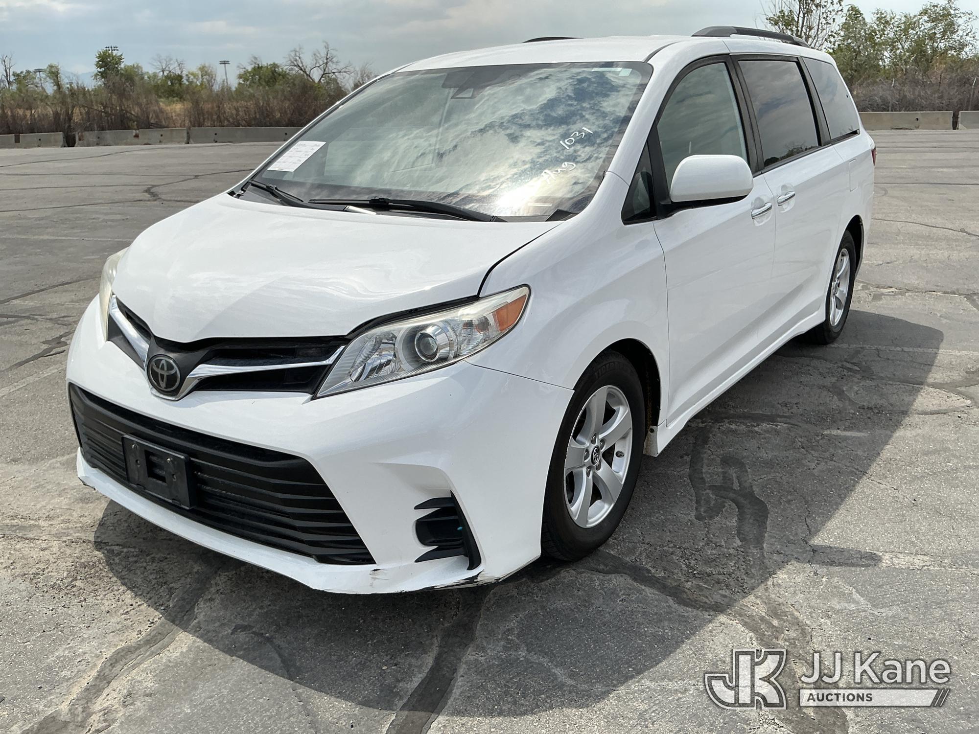 Photo of a 2020 Toyota Sienna