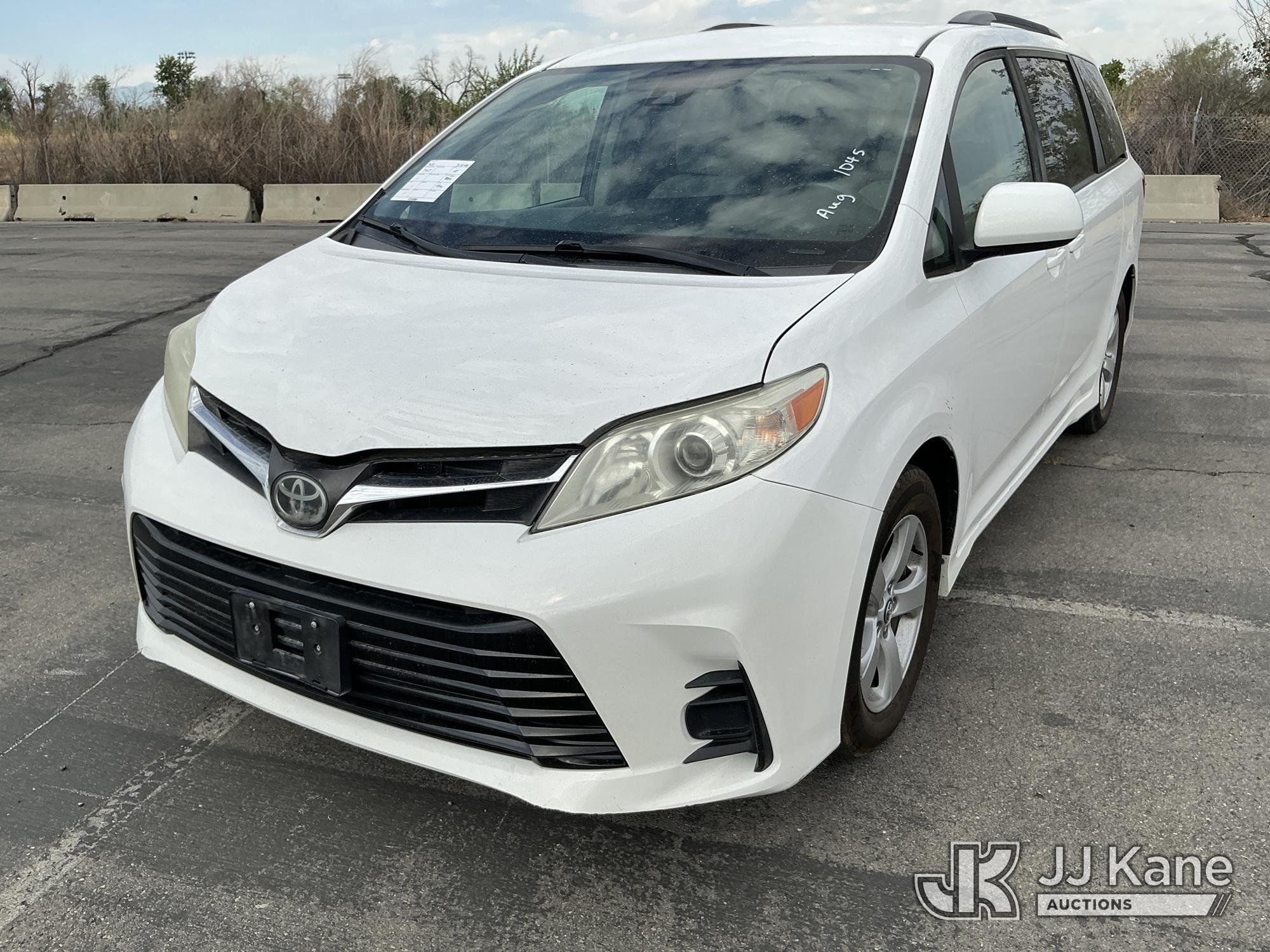 Photo of a 2018 Toyota Sienna
