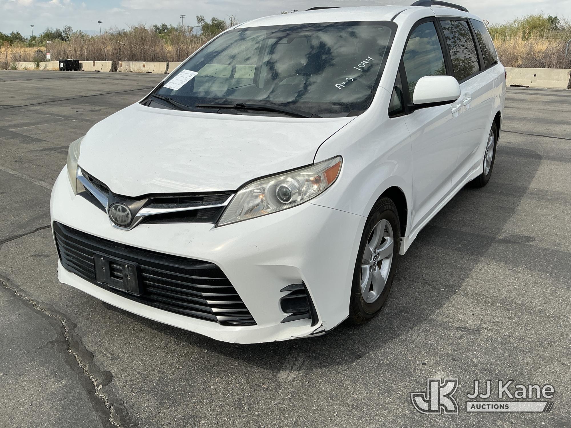 Photo of a 2018 Toyota Sienna