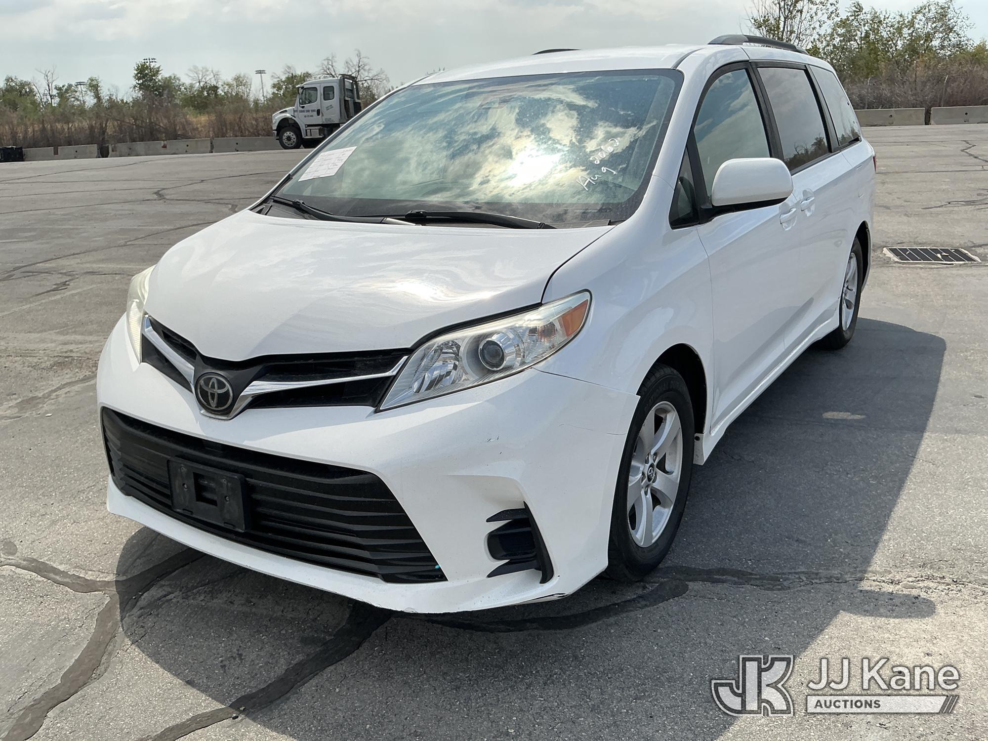 Photo of a 2018 Toyota Sienna