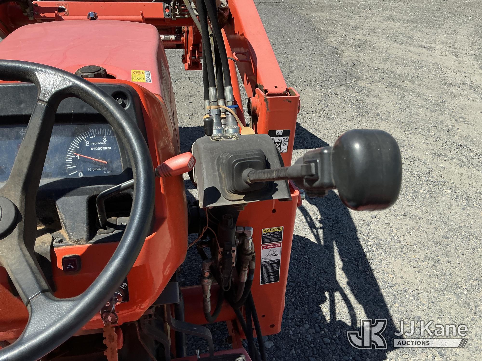 2010 Kubota L4400DT-1