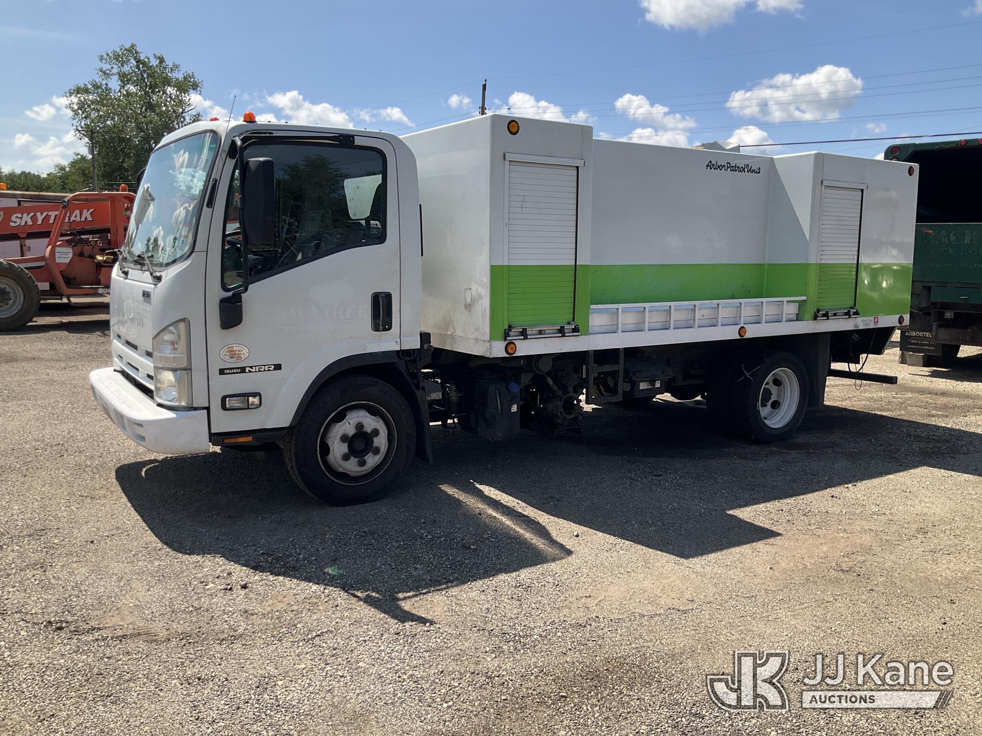 2012 Isuzu NQR Spray Truck