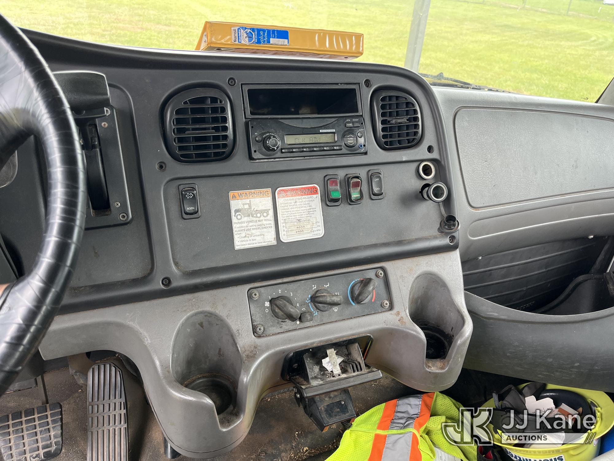 2015 Freightliner M2 106