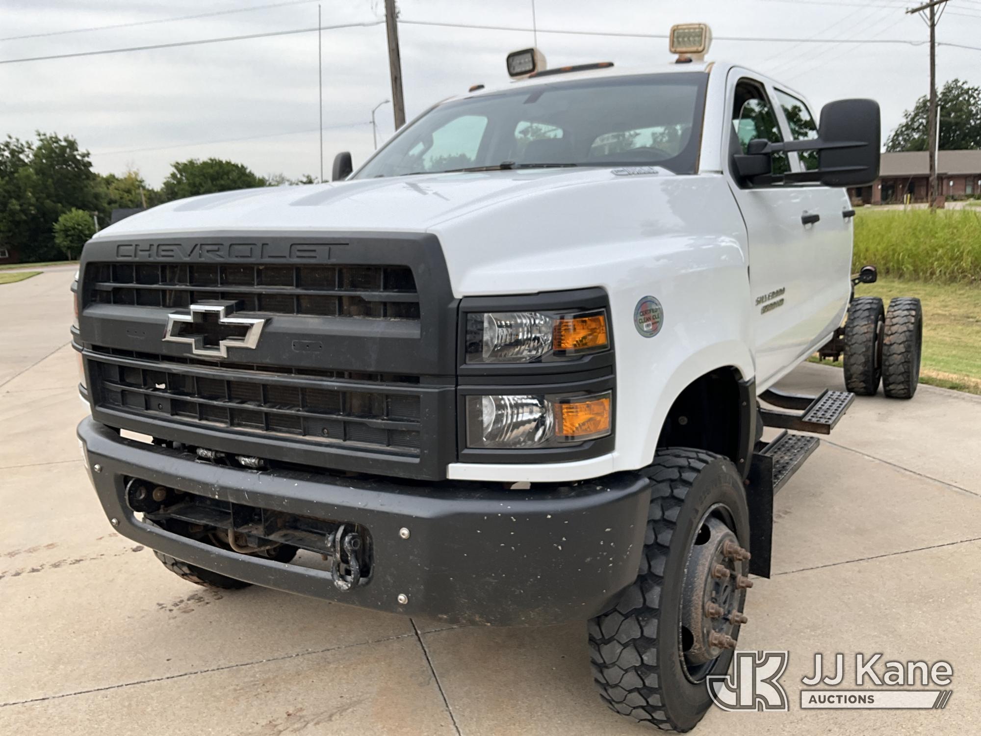 Photo of a 2021 Chevrolet Silverado 6500HD 4x4