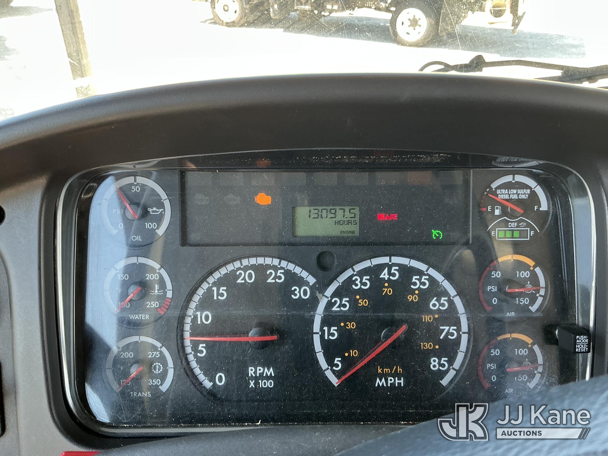 2015 Freightliner M2 106