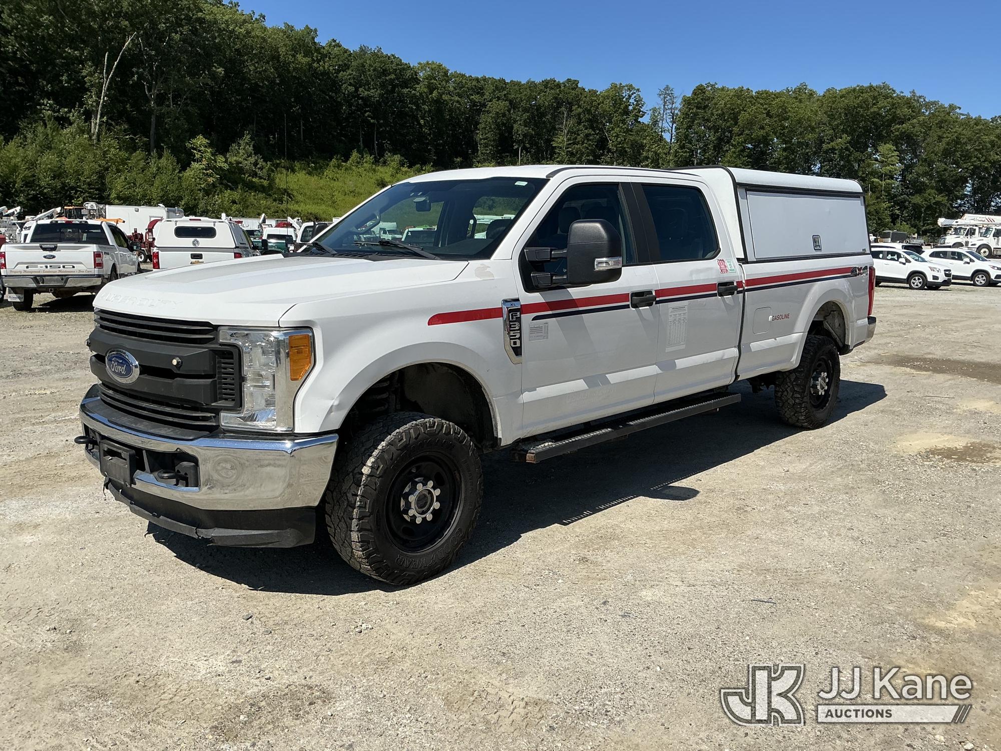 2017 Ford F-350 4x4 Crew-Cab Pickup Truck