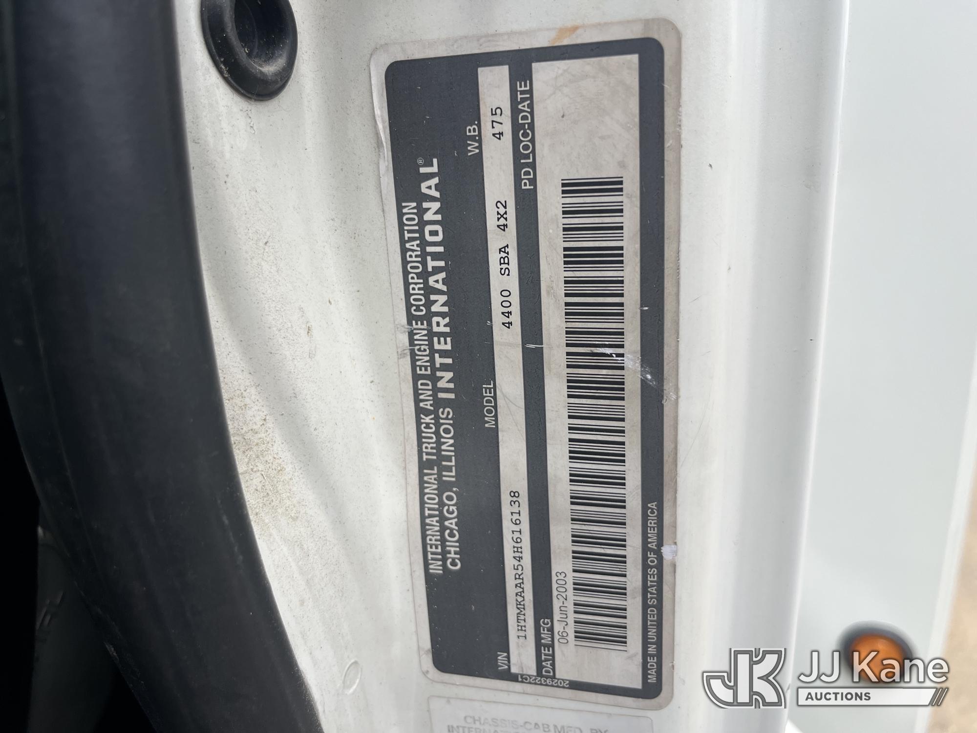 2004 International 4400